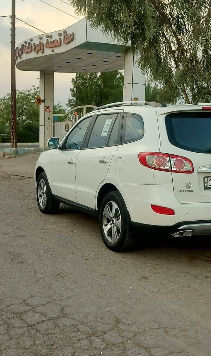 السلام عليكم.  سنتافي خليجي 2012.  فول مواصفات و1ع1  رقم بغداد ابسمي دولي جديد لحد 2031  محرك 6اسلندر  بصمه فتحه كشن كهرباء جلد  ثلاجه السياره جديد حيل أحله من الصوره ماشيه 136 او وين ايعجبك افحص. كفاله عامه عده بارد بصيط السونار موجود  السعر   155او بيه مجال   مكان السياره ديالى = الاتصال ع الهاتف. ***********

نص مكتوب في الصور:
- Infinix ZERO X PRO