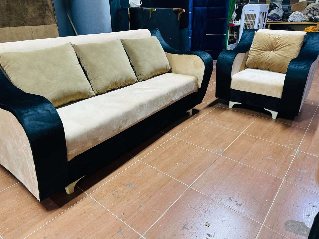 ديوان 170 الف حيل نضيف شرط بدون اي عيب للتواصل *********** يوجد عندنه توصيل في موصل و اربيل
