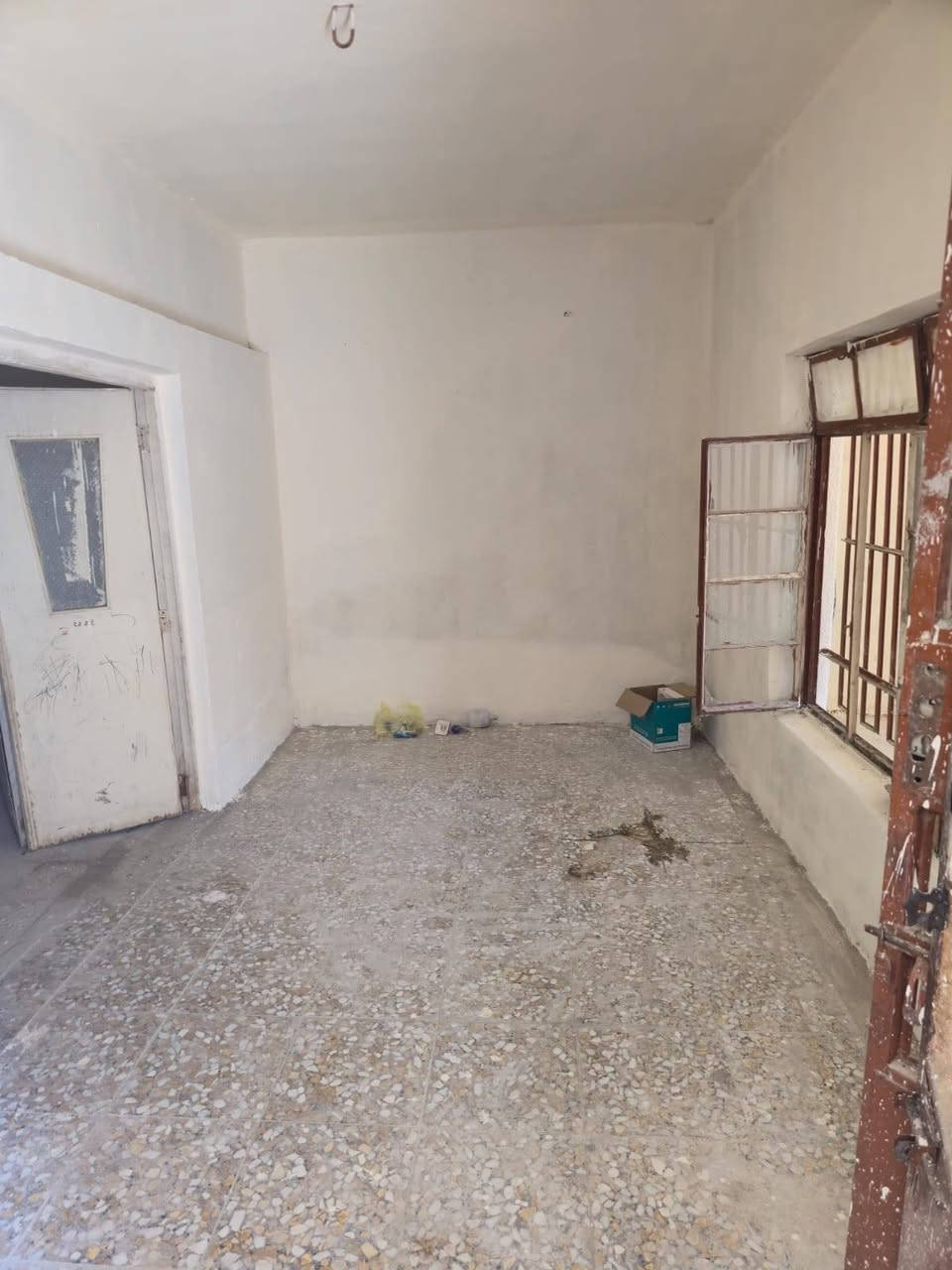 بيت ومشتمل بالحسينيه للبيع
طابو صرف
مساحه ١٥٠ 
مكان بال٥٠٠٠ 
طباق واحد 
بيت ومشتمل ٥ غرف 
مطبخ ٢ 
حمامين
كراج 
للتواصل على الرقم 
ملاحظه ما اقبل اقساط او على المصرف ***********
