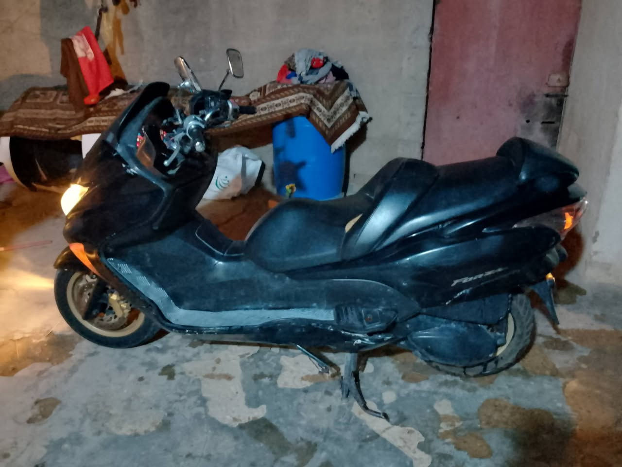 سلام عليكم دراجه فورزه بصمه للبيع صفر 9  سعرها 850 الشراي يتصل على هذا الرقم ***********

