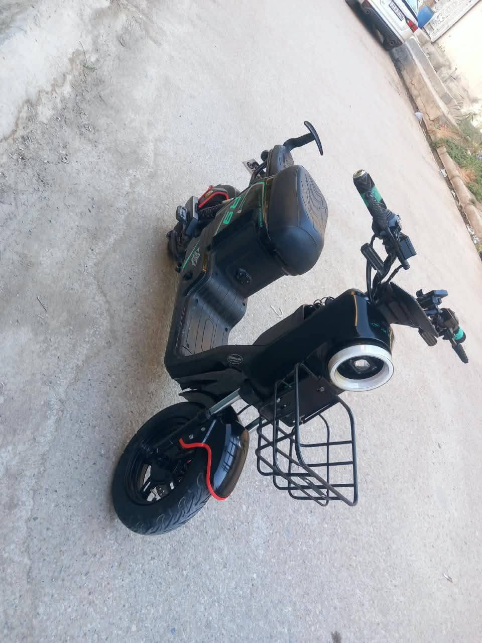 دراجه ار٩ بطاريات اصغار دراجة كاملة اي نقص مابيها بلوتوث رجوع بك سعر ٣٢٥ وبيها مجال قليل بعقوبة مجسر مفرك هاتف ***********
