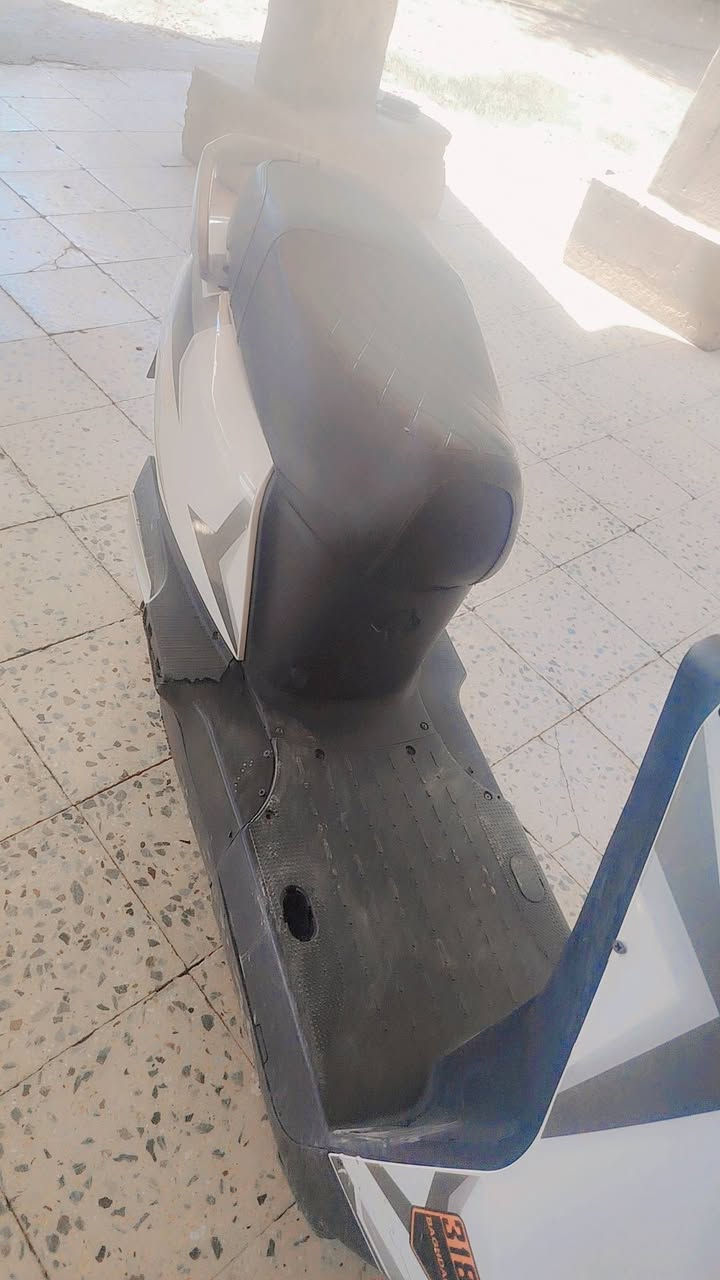 دراجه313للبيع بطاريات خير من الله وملف خير من الله سرعتها90وتشمي بل شحنه الولى35كيلو متر السعر425وبيها مجال قليل مكاني بغداد للاستفسار رقم الهاتف***********

