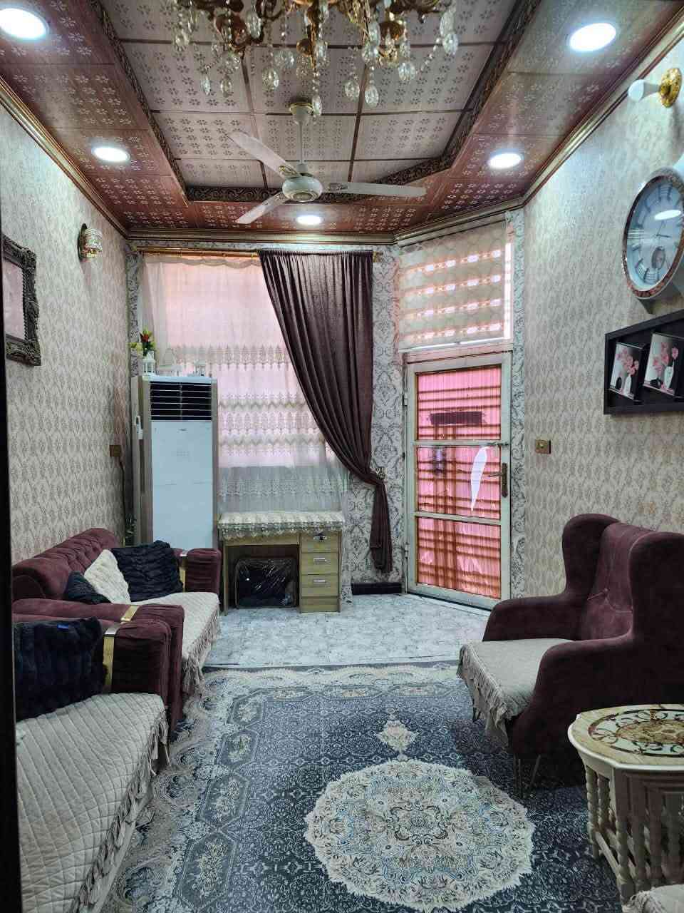 🏠 بيت للبيع – الديوانية / حي الزيتون

📐 المساحة: 100 متر مربع
📏 الواجهة: 5 متر
📏 النزال: 20 متر
🛣️ يقع على شارع عرض30 م
🏡 طابقين

🔹 الطابق الأول:
• غرفة
• صالة
• استقبال
• مطبخ
• صحيات داخلية وخارجية

🔹 الطابق الثاني:
• صالة كبيرة
• غرفة
• صحيات
• درج خارجي

📍 العنوان: الديوانية – حي الزيتون
💰 مطلوب إسكان

📞 للاستفسار: ***********
