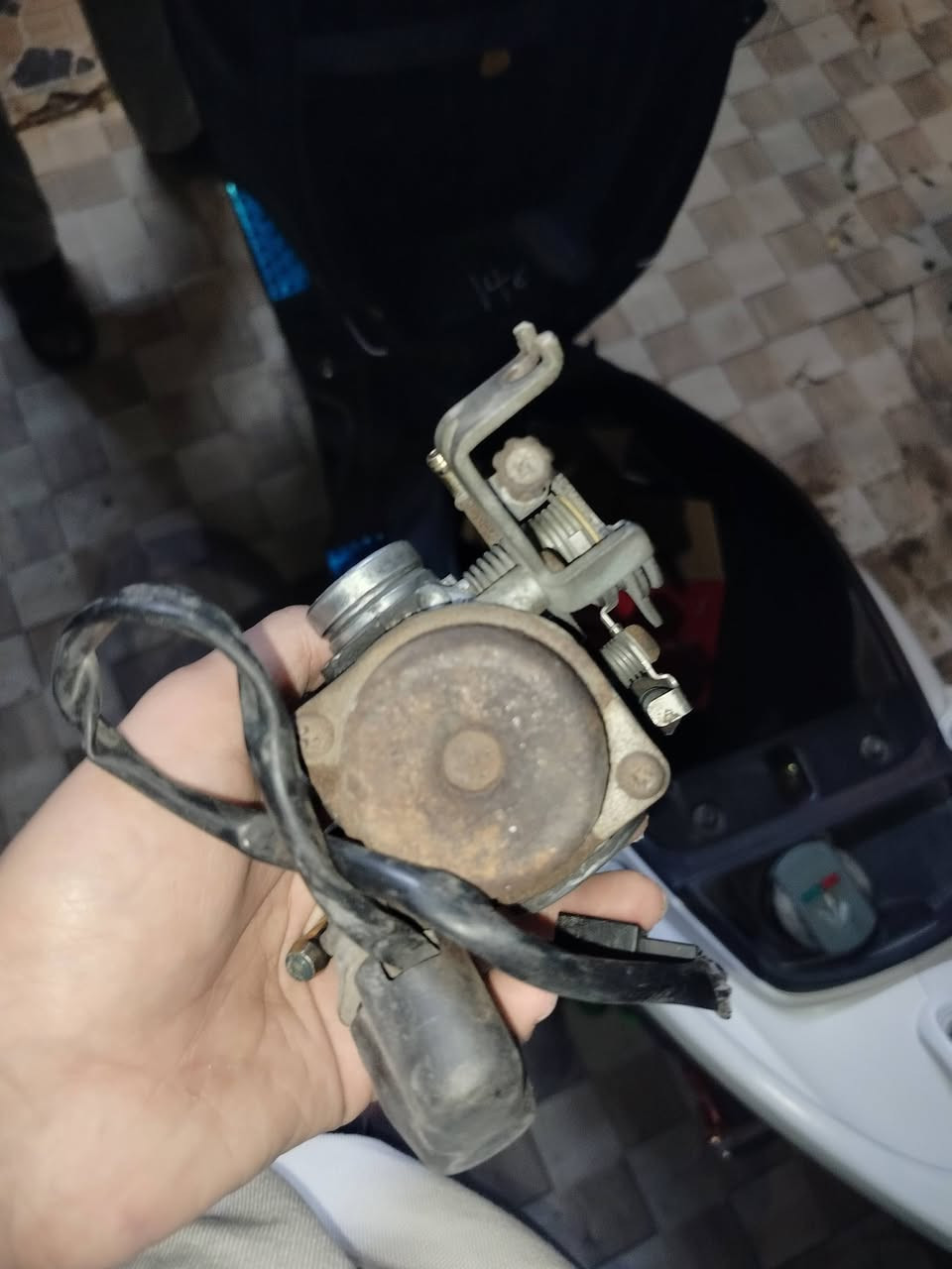 السلام عليكم كابريتر مال عدله  شرط مال رمبه وشغال ما بي أي عيب سعر 40 وبي مجال الاستفسار خاص لو***********
