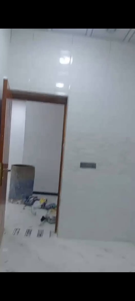 بيت حديث للايجار  محيله شارع الوسطي قرب جامع الحمزه يتكون من غرفه وصاله وستقبال ومطبخ وصحيات خارجي وداخلي سعر350قفل غير قابل للتفاوض ***********

