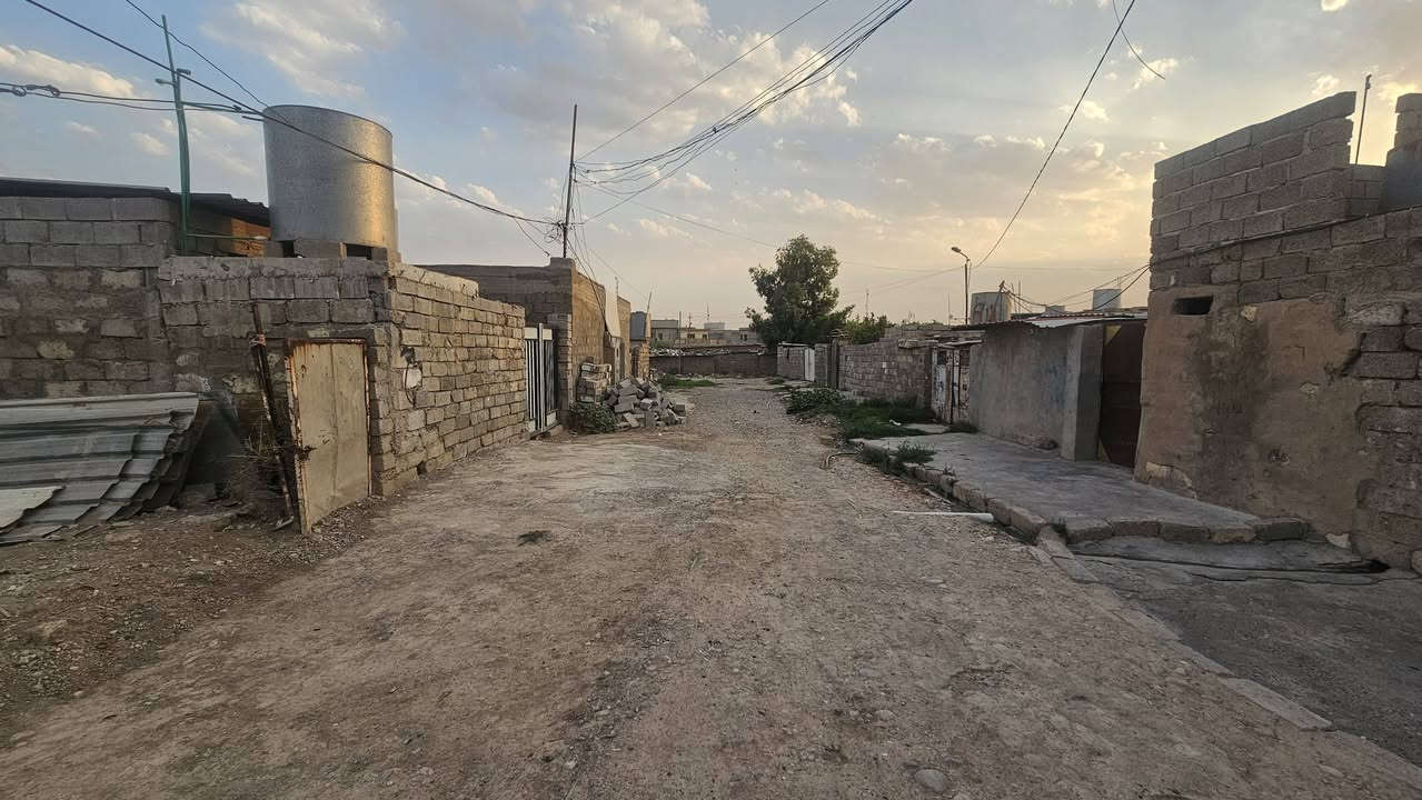 ارض للبيع بحي النهضى المسحه 100ركن شري***********,, ***********
