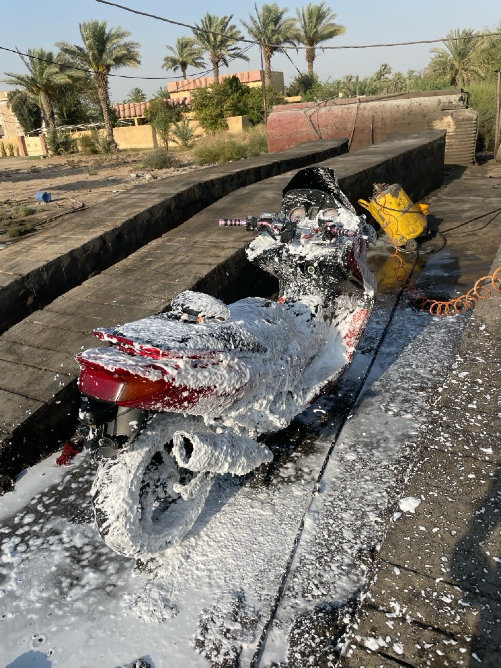 مراوس او بيع تي ماكس طافيه حترك سكيورتي مالته مكينه مكفوله دراجه حالياً متروكه وعارضه١٤ورقه وبيه مجال بسيط مكاني بغداد رقمي***********