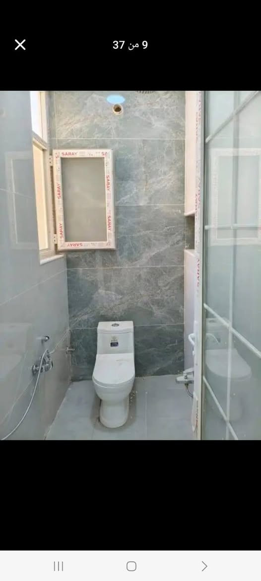 يالله دار للبيع بلموحيه مقاطعه 41 مساحته 120 متر بناء حديث صب كونكريت ما مسكون بيت درجه اولى يتكون من أربع غرف نوم صالتين ومطبخ واستقبال أو على شارع 12متر لاستفسار واتساب ***********
