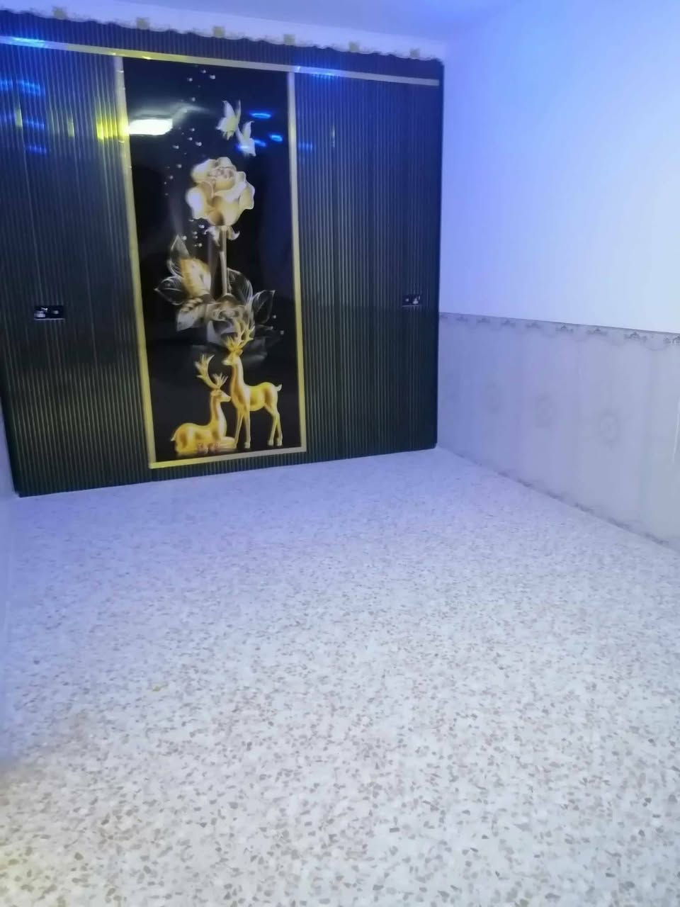 للبيع يت مساحة 240متر طابو زراعي سند 25ملك صرف. بناء حديث. شارع 8متر يبعد 150متر عن الشارع العام العنوان طريق الطهمازيه شريفة خلف بانزين خانه الود البابلي السعر 120مليؤن وبي مجال.. لاستفسار لاتصال ***********..
