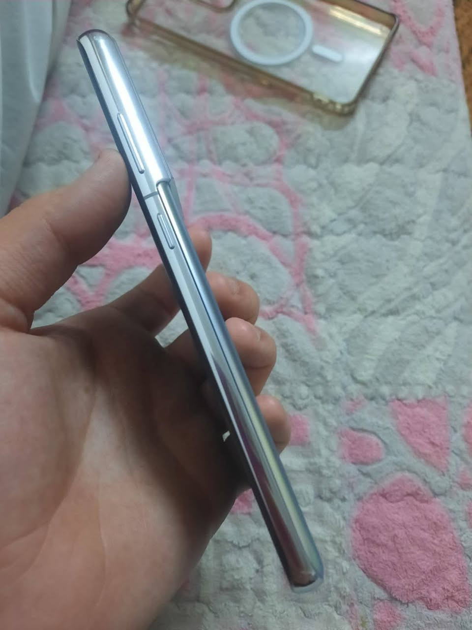 للبيع سامسونج Galaxy S21 Ultra 5G (نسخة أمريكية بلادي) 📱✨
​المعالج: سناب دراجون أقوى وأفضل أداء بدون حماوة
​الذاكرة والرام: 128 جيجا | الرام 16 جيجا
​الحالة: نظيف حيل وأخو الجديد، بدون أي خلل أو تصليح نهائياً شرط الفحص
​** الملحقات:** شاحن أنكر (Anker) الأصلي + حافظة
​الضمان: ضمان فحص لمدة أسبوع كامل للتأكد من كل شيء.
​💵 السعر: 350 ألف (بيه مجال بسيط جداً للجادين فقط).
📍 المكان: بغداد - البياع الشرطه الخامسه
📞 للتواصل وتساب أو اتصال: ***********
