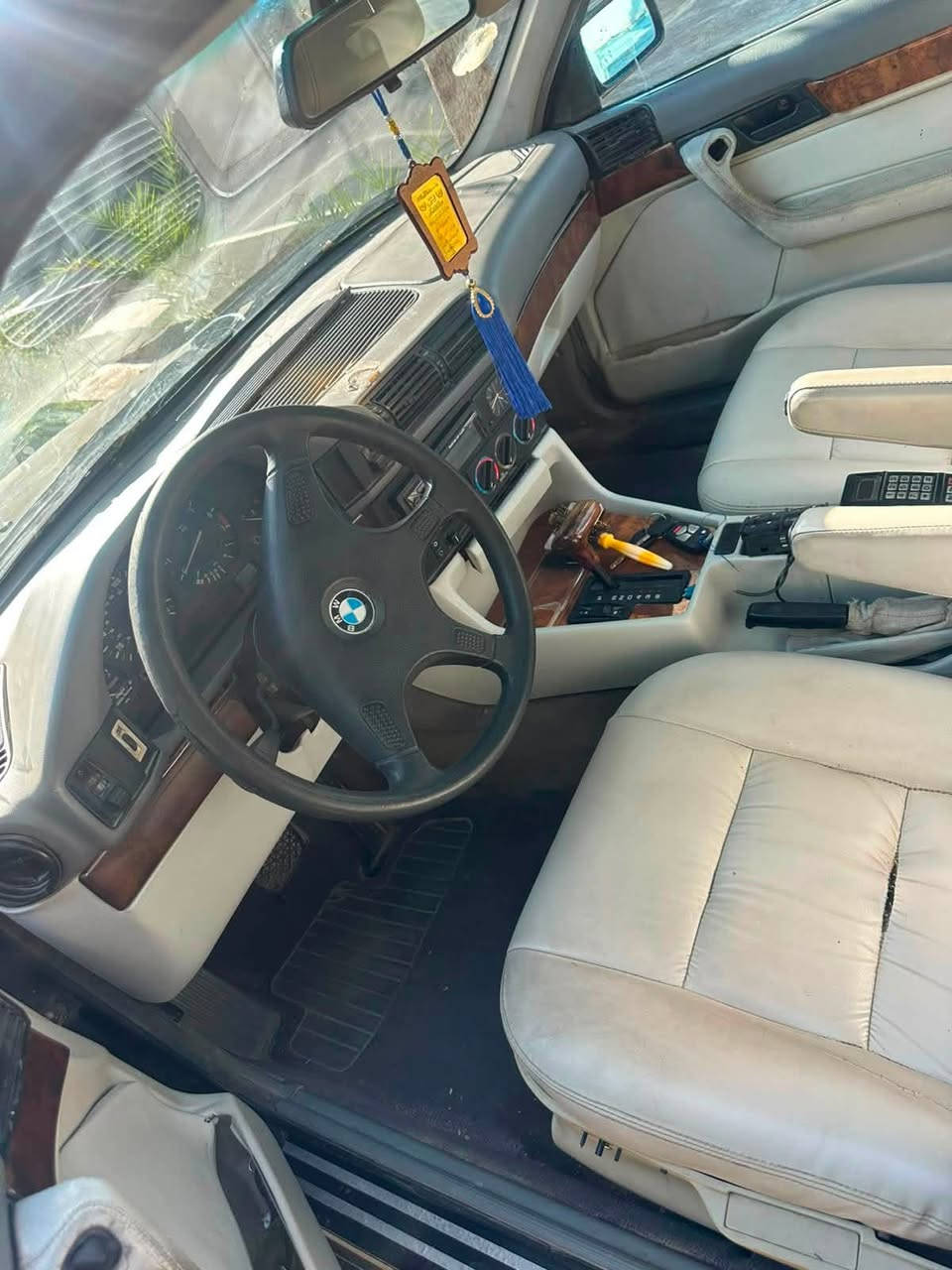 :
للبيع BMW 520 (E34)

سيارة نظيفة ومحافظة، اللون أسود، مظهر أنيق وكلاسيكي، جاهزة للاستخدام.

* المحرك: 525i
* القير: أوتوماتيك/)
*الموديل ١٩٩٠)
* )
* التكييف: (ثلاجه)
*

السيارة بحالة جيدة، والفحص خير دليل، ومن يرغب بالمعاينة يتواصل على الخاص أو الاتصال.

السعر: ( 57)
الموقع: (بغداد التاجي )

“رجاءً التواصل للجادين فقط، والله يبارك للمشتري.”‭***********‬👍***********
