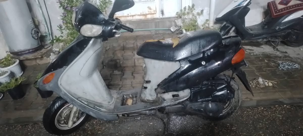 دراجه سيام للبيع نكره سلف محرك ناعم كلشي شغال بيهه حته الكهربايات عل بلاد والسعر ٢٢٥ عنوان النجف كوفه حي ميسان تواصل واتساب ***********
