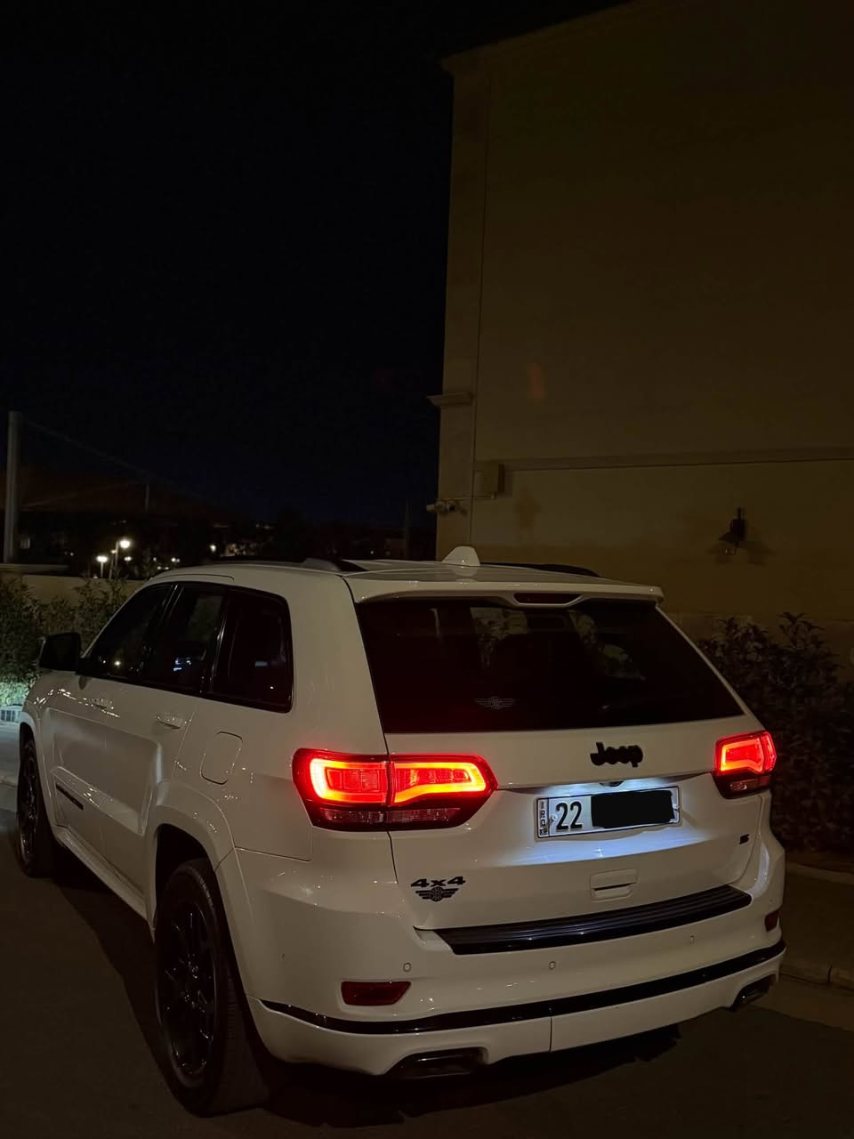 JeeP S 2022 ام الرادار وكالة هارلم
العداد : 49.000
المحرك : V6.  3.6L 
المواصفات :
سقف بانوراما .
شاشه كبيرة .
كاميرا خلفية دوارة .
بصمة - تشغيل عن بعد .
الصندوق الخلفي كهربائي .
المقاعدالأمامية كهربائي-خزن ميموري.
المقاعد الأمامية تدفئة .
مقود السائق هيتر .
رادار 360درجة .
حساسات 360درجة .
وبعد هوايي مواصفات مامذكورة...

ملاحظة : سيارة كفالة عامة جديدة
المكان اربيل
للاسفسار :
***********
***********
