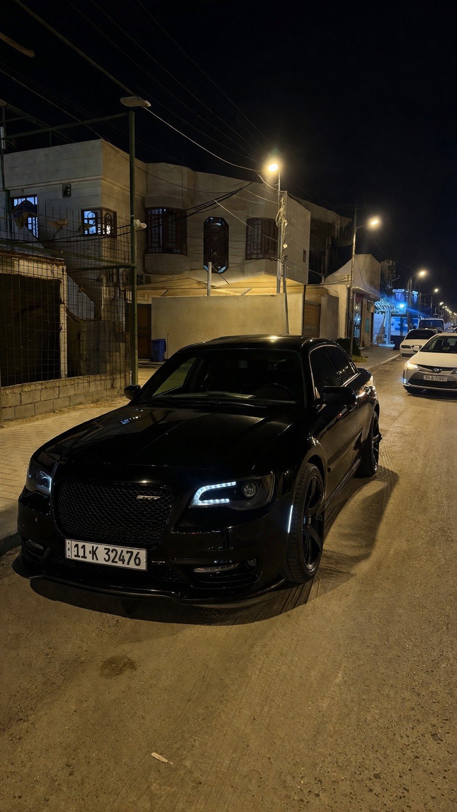 اوباما 2020 V8 للبيع
***********
شنو الموديل/الفئة بالضبط؟ وهل هي 300S لو فئة ثانية؟: 
موديل 2020 V8
شكد الممشى الفعلي للسيارة؟: 
42 الف ميل
وين موقع السيارة هسه حتى ينفحصونها أو يشوفوها؟: 
البصرة
شنو السعر النهائي وهل أكو قابلية على التفاوض؟: 
بيها مجال بسيط