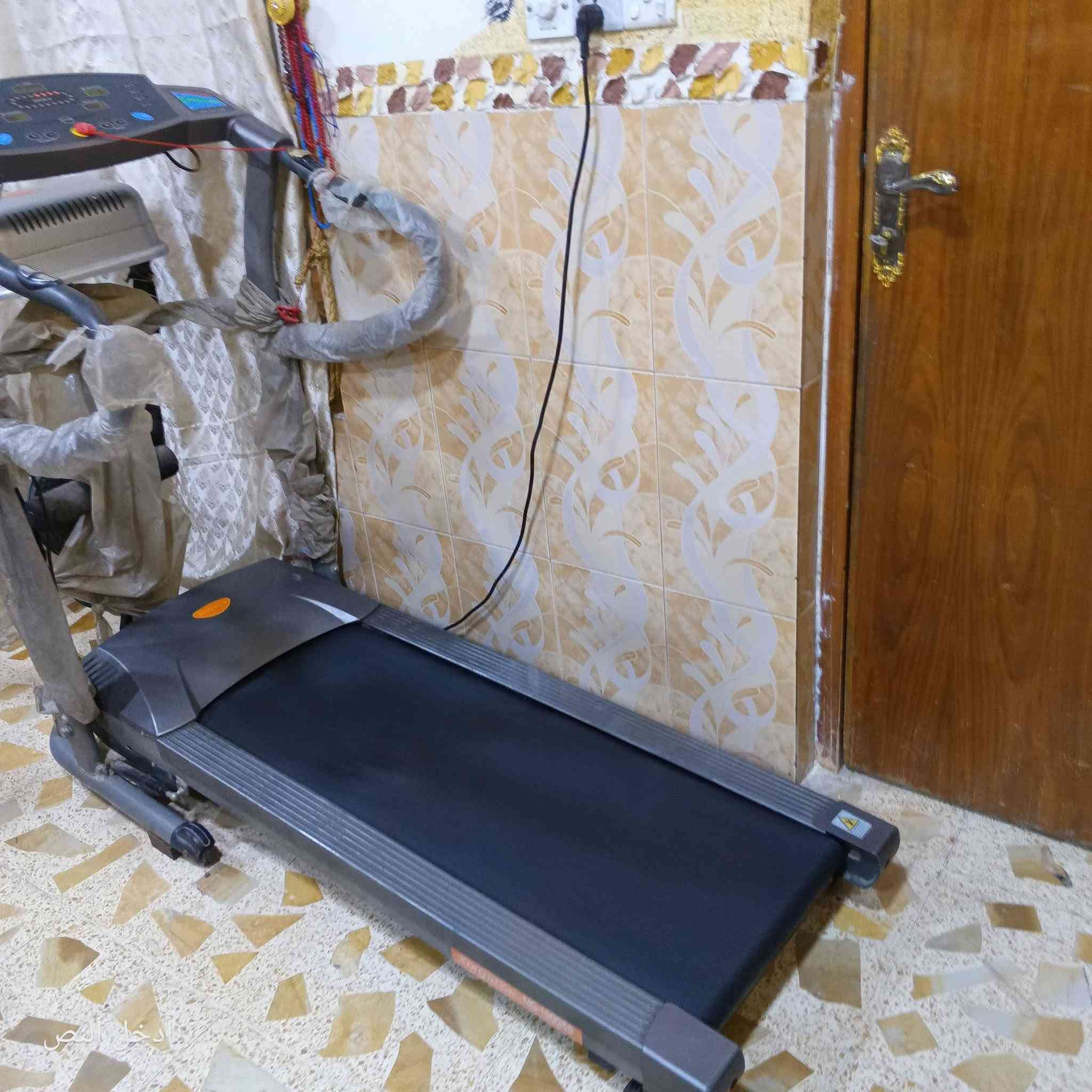 سلام عليكم
جهاز جري للبيع 
جهاز جديد ونضيف بعده بل جيس مالته دكم كلهن شغالات الوقت ول نبضات القلب وسرعه كلهن شغالات جهز الهزاز يشتغل سعر 400 وبيه مجال مكاني ديالى بعقوبه الرقم ***********

نص مكتوب في الصور:
- أدخل النص