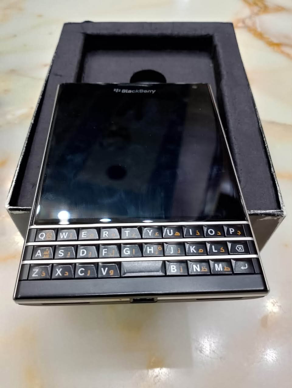 بلاك بيري باسبورد BlackBerry Passport
الجهاز شبه جديد غير مستخدم 
مع كامل الملحقات الاصلية وحتى الكاتلوك
السعر : 500 الف
مكاني بغداد - للتواصل خاص او *********** واتساب
