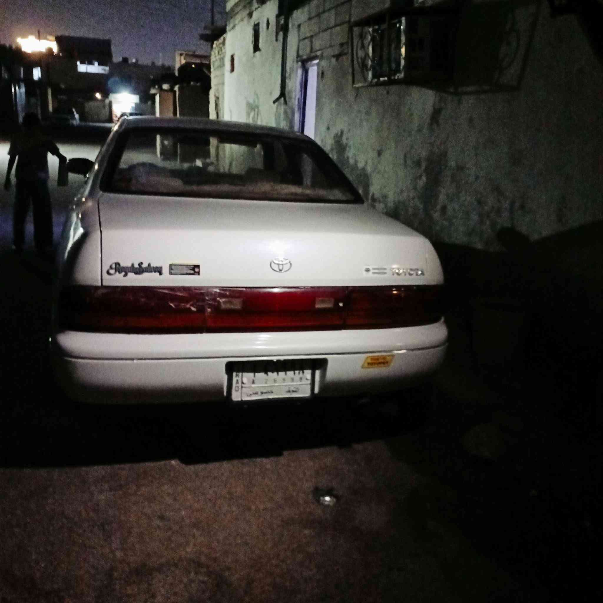 سلام عليكم بطة كراون متصل مديل 1992 سيارة مضمونة ضمان كير محرك ودشبول يسرة بلاد ستوني شادة  كفالة من الكصة والنقل جثة سعر 50 وبيهة مجال حك الجية مراوس حسب القناعة العنوان بصرة خمسميل 
اسيا ***********
اثير ***********
