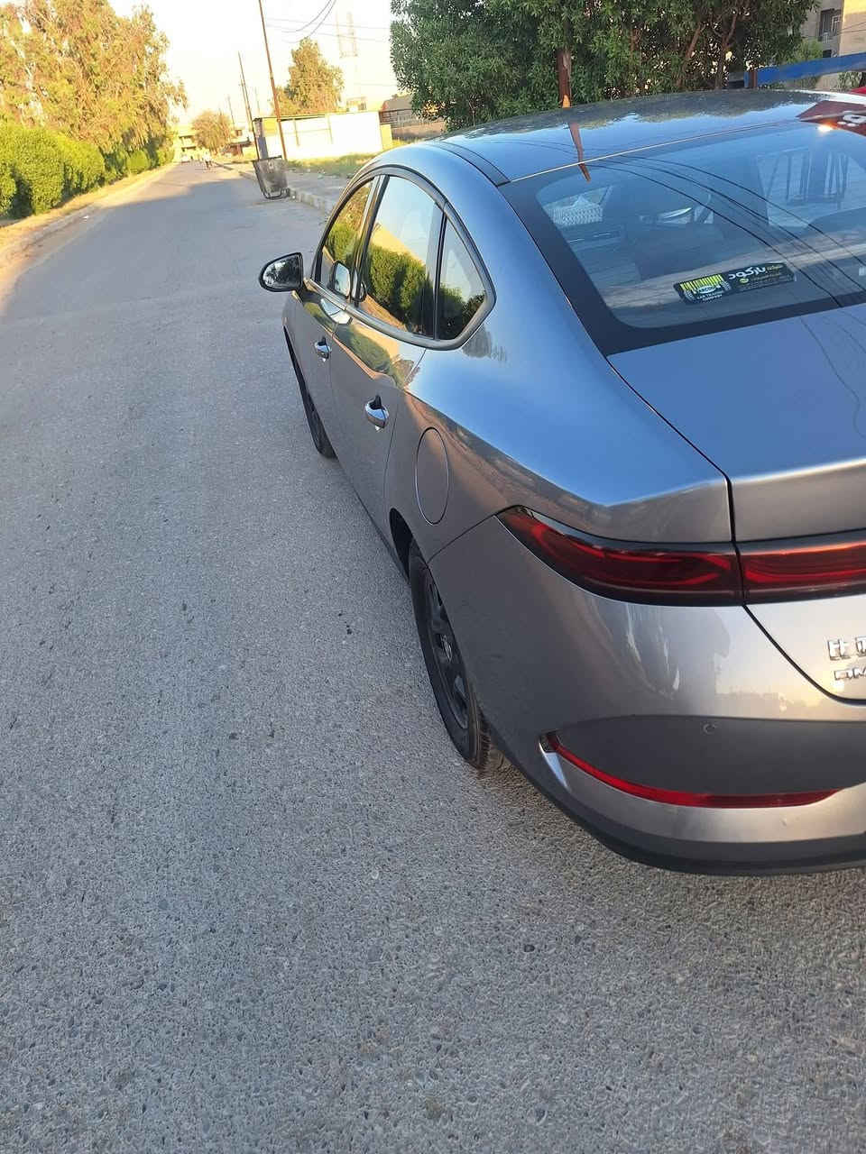 للبيع بي واي دي
كن بلس رصاصي مكفولة ب اسمي رقم بغداد
 ماشية ٤١ الف مجموع
السعر 15 الف بيه مجل بصيط 
 واتساب ***********
