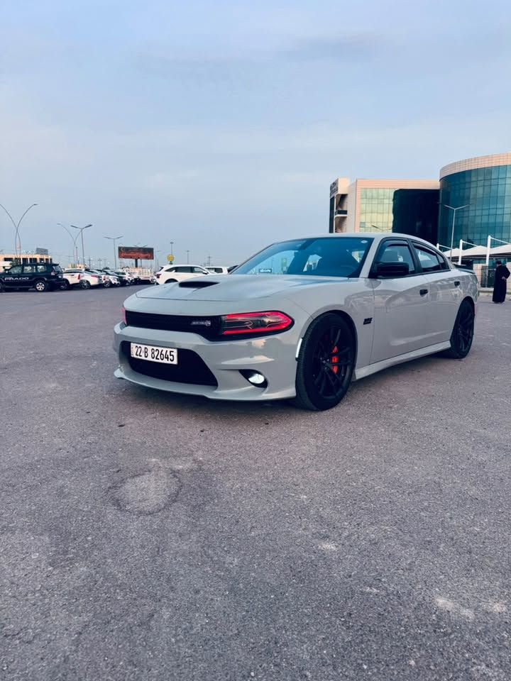 السلام عليكم جارجر سكات باك 6400
موديل 21 اصل 

لون اسموك
تحويل ثاني يوم بسمي شخصيا رقم اربيل 

سيارة جديده حيل 

ماشيه 47 مايل 

حساس خلفي 

نقط عمياء 

دخل جلد وكنتاره 

افجوج برمبو 6 بستم بلاد 

سقف روز أناره 

أناره داخليه ع تليفون 

لايت متغير ع تليفون 

كروز بلاد صوت رعب 

السيارة استوك لا داخله استعرض ولا شي 

تخم تاير 

حادث السيارة جملغ وبنيد وشويه تعديل بالفخذه بارد 

صبغ جملغ فقط وبنيد امبدل 

السعر 235 وبيها مجال 

مكان السيارة بالكوت 

***********
