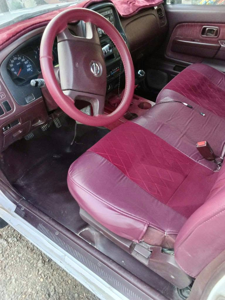 Nissan pichab 2012
گێڕو مەکینە بەشەرت
هیچی نیە
هەموو گیانی بەشەرت
سەنەوی تازەیە ڕەقەمی نوێییە
*********** أربيل, العراق
