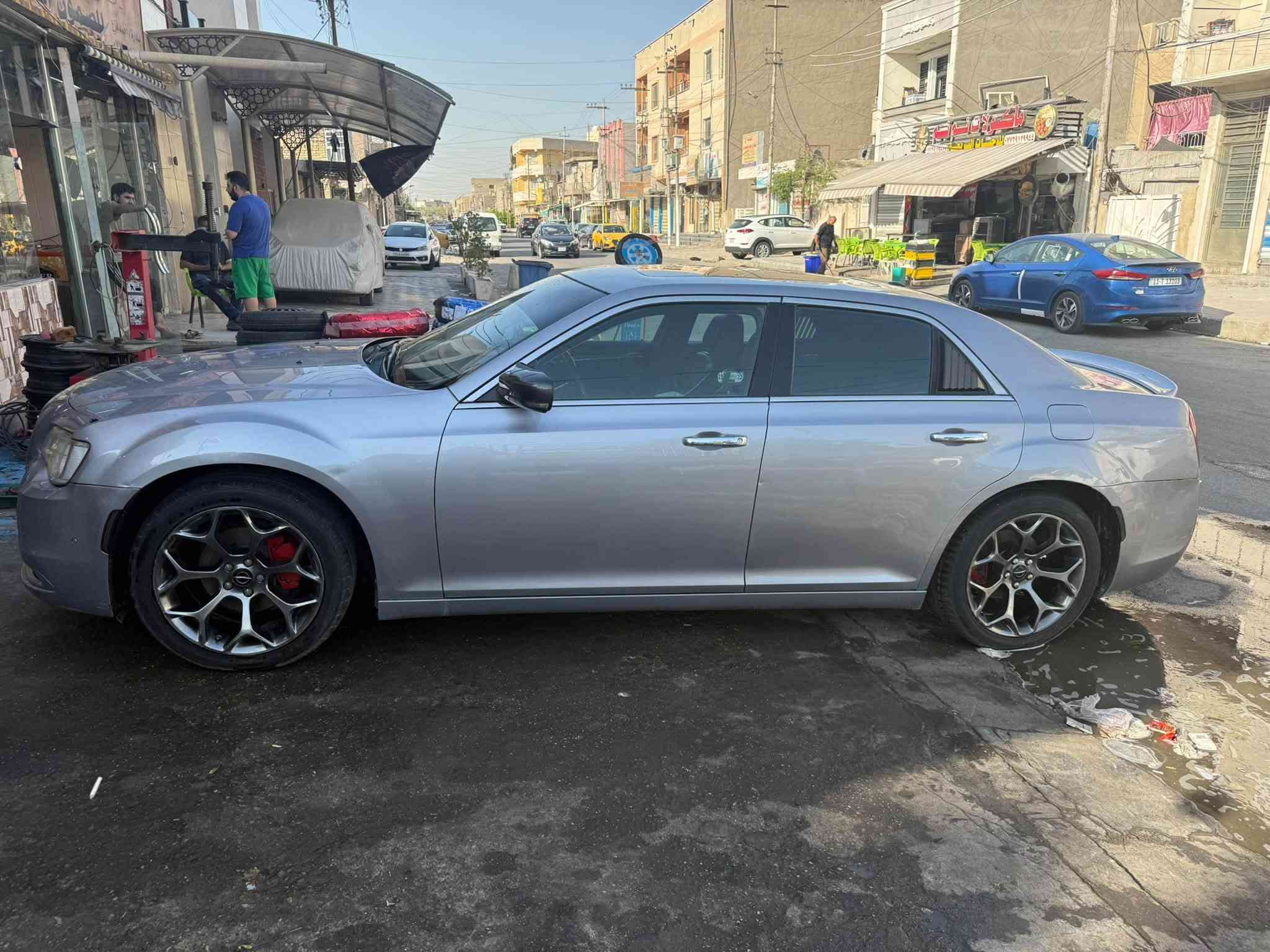 سلام عليكم اوباما موديل 2016 تو ويل اصل وراد امريكي حادثها فقط قبق الجنطه ومعمر نفسه بدون ايراباك بجم كبس السياره فوول مواصفات اللاخير رقم بصره انكليزي وبسمي سياره كامله وعليه سيرفس كامل مكاني  بغداد عارضها 185 قفل  ‭***********
