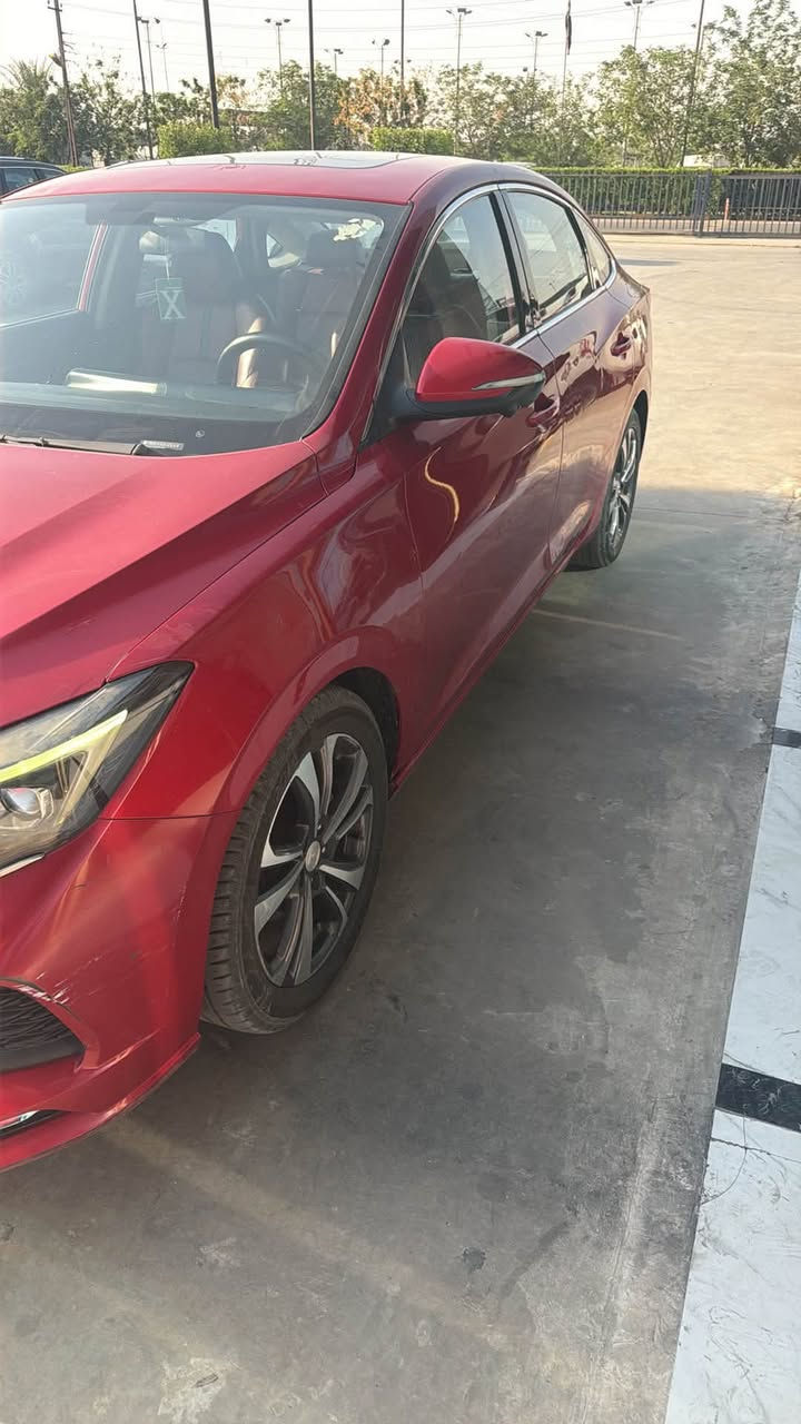 شانجان ايدو بلاص فول مواصفات موديل 22 ماشيه 180 الف جاهزه السياره عدا صدر بيه يونيد صبغ والمحرك مجفت جديد يعني رجع المحرك زيرو فوووول مواصفات بانزين عادي مكانه بالدوره ***********
