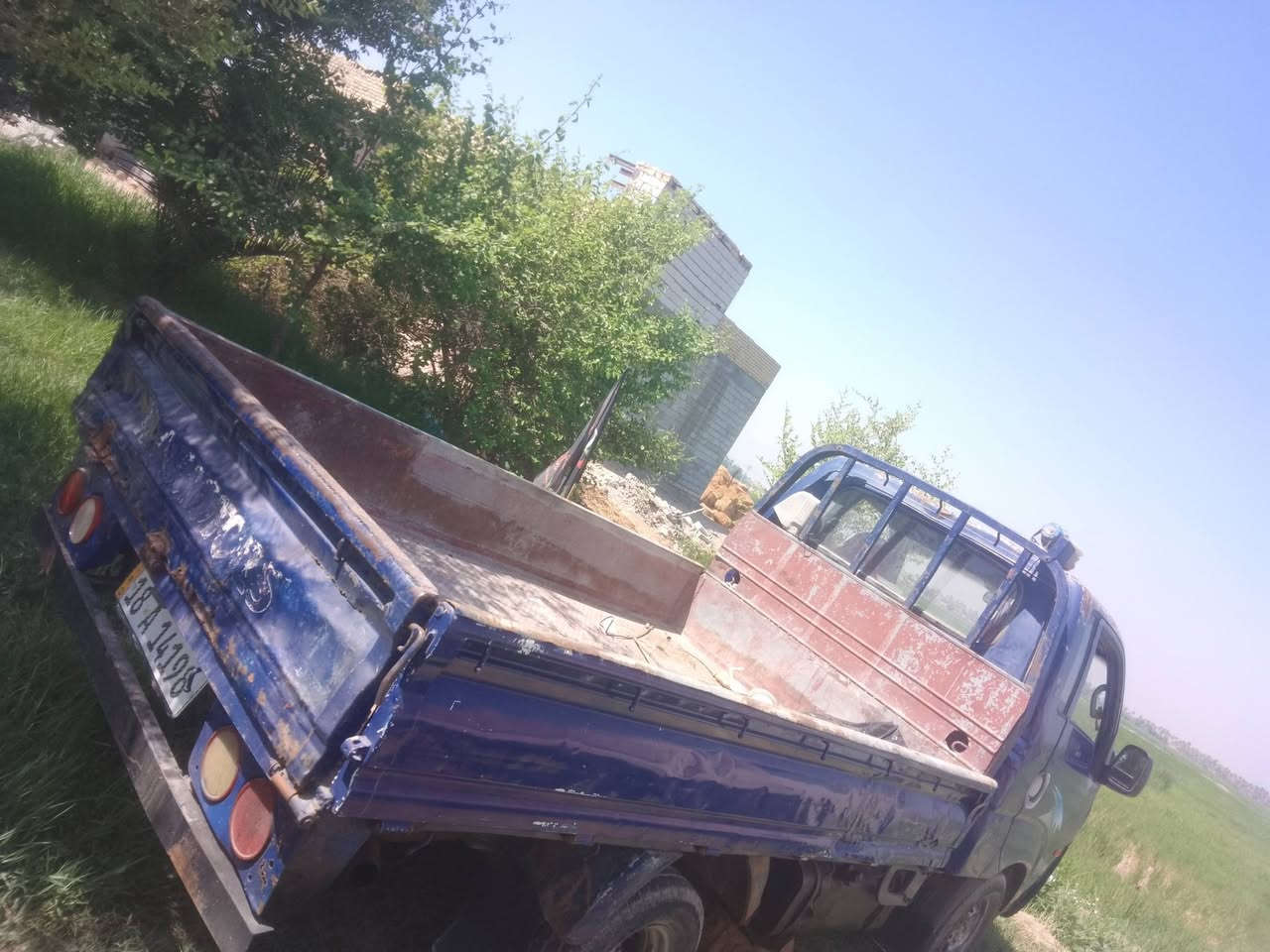 السلام عليكم سياره للبيع كيا بومه موديل 2004 سياره خير من الله ومكينه وقير واكسن كفاله سياره شاص بي بفطر ضعيف رقم انجليزي بابل مشروع وطني باسمي ثاني يوم مداور سنويه 2031 انفاذه رقم شاص واضح مكان نجف قضاء المشخاب اي استفسار واتساب او اتصال ***********
