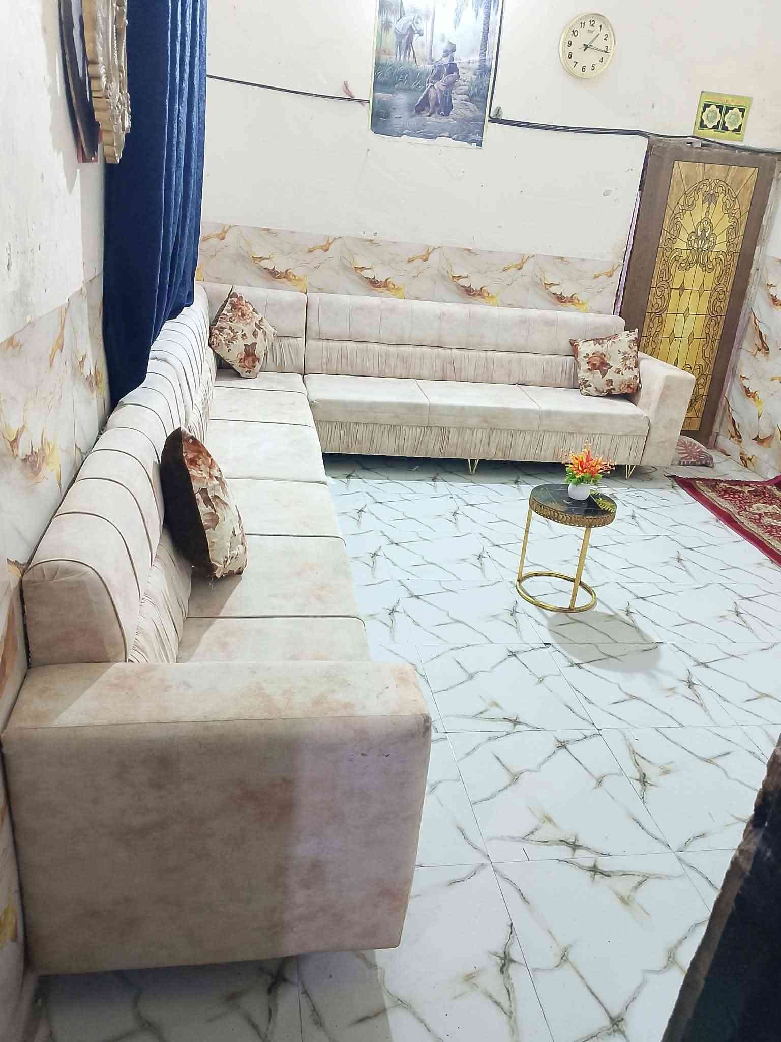 ديوان تركي • ١٠ مقعد • نضيف