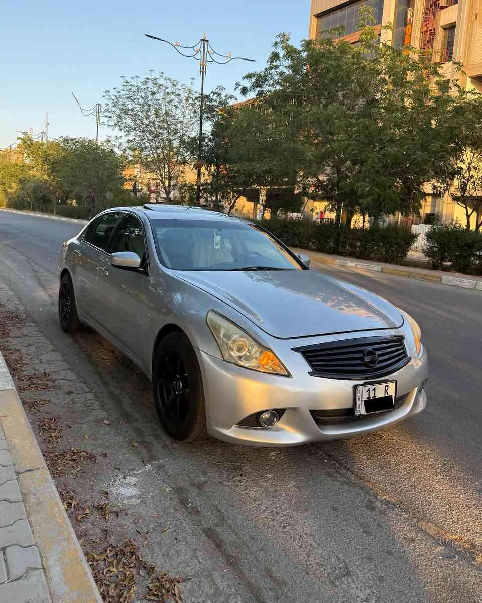 السلام عليكم
للبيع انفنتي G37X 2013 رقم بغداد الدولي الجديد باسمي تحويل ثاني يوم فوول ماصفات ( كشنات جلد - فتحة - بصمة - تدفئة كشنات امامية - قطعتين تبريد - تحكمات ستيرن - شاشة كبيرة - كاميرا خلفية ) السيارة بيها قطعتين صبغ فقط جاملغ خلفي و باب خلف السائق بدون حادث 
السيارة جاهزة بدون اي نقص 
مكان السيارة / ديالى - بعقوبة
للاستفسار / ***********
