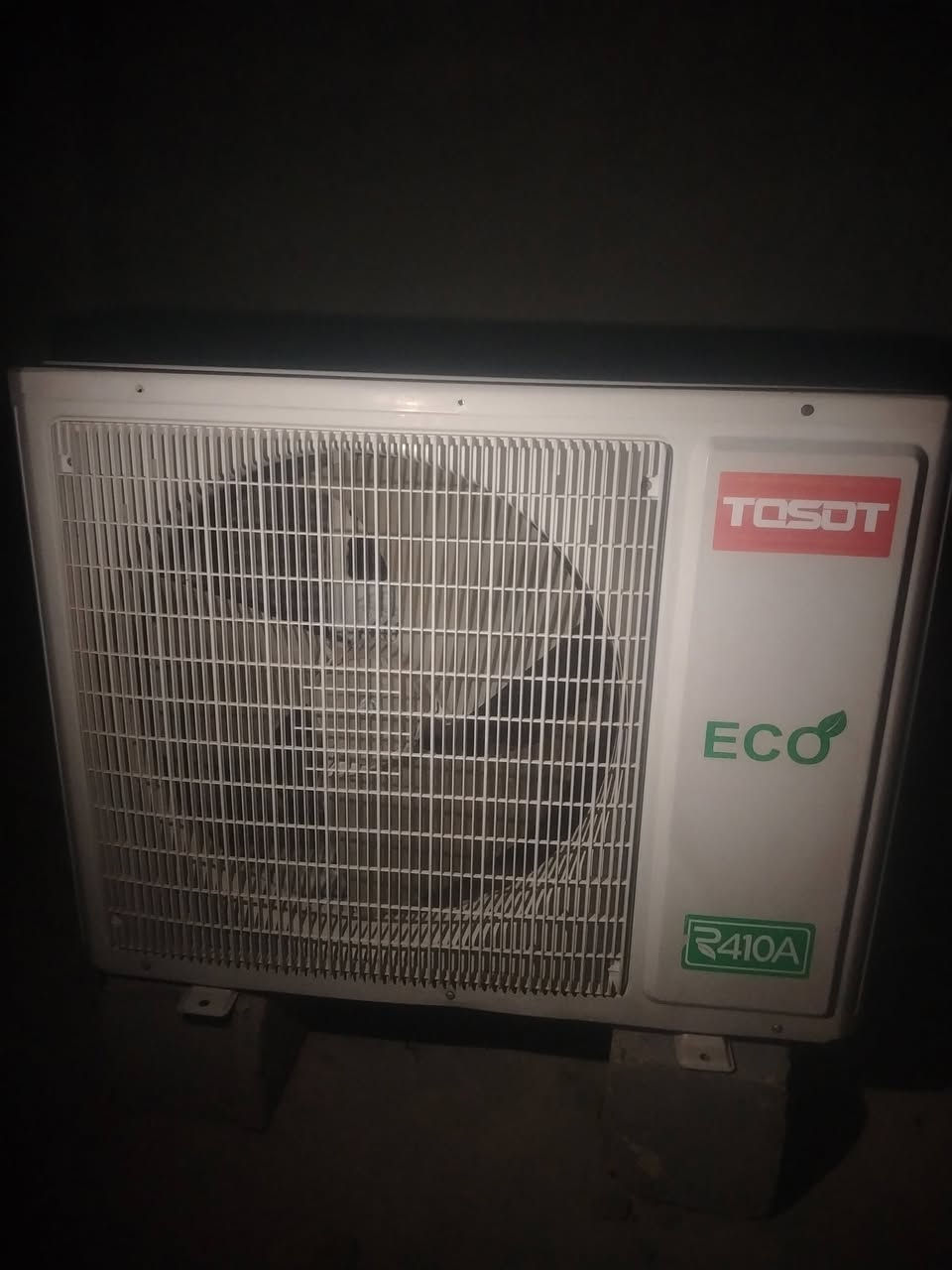سبلت للبيع نوعيته توسوت طنين غاز 410 تبريده ثلج نضافه ٩٠٪ على الفحص سعره 450 اتصال على الرقم ***********
