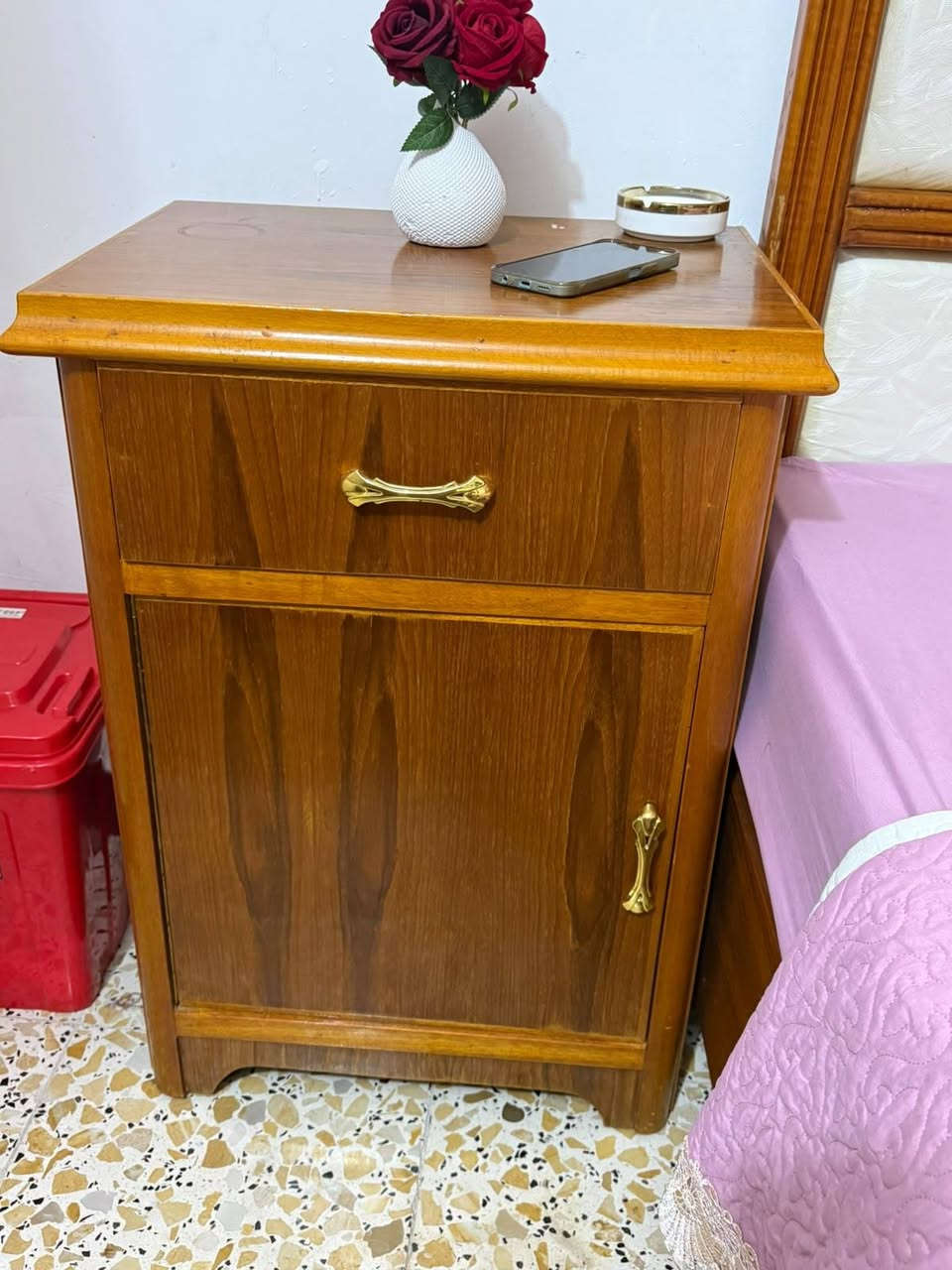 غرفة نوم صاج عراقي غرفة ثگيله
مستعمل فتره قليله واي كسر ما بيها جديدة سعرهه مليونين وبيهه مجال 
للاستفسار أكثر اتصل ***********

