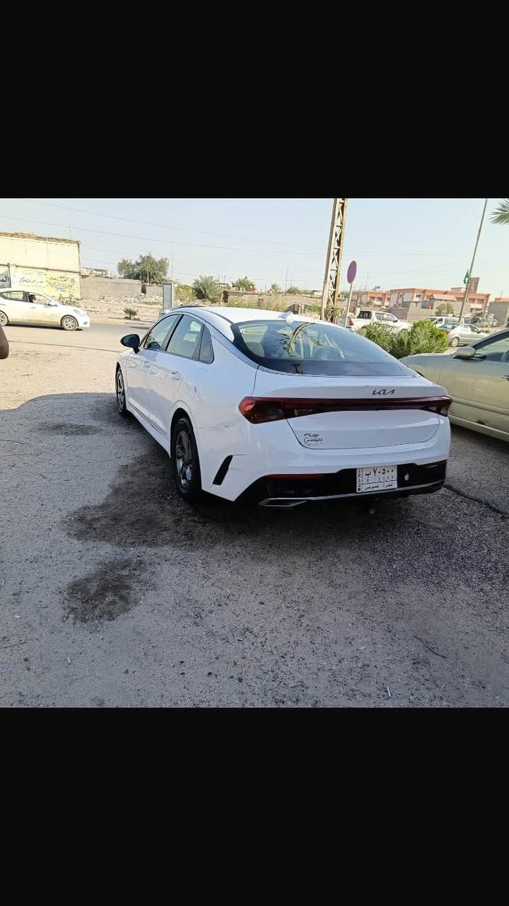سلام عليكم 
كي 5 للبيع 2022 
رقم بصرة
معوقين سنه وصير حرة وبيها وكاله عامة من صاحب سيارة  

وارد امريكي ضرر موضوع بالتقرير 
سيارة بيها ملاحظات بالبدي اثر طخات بارد وصبغ 
مواصفات تشغيل عن بعد بصمة تحكم ستريد توقف ذاتي لايت زنون ثلجي هواي بيها مواصفات بعد 
مكفوله مكينه وكير وحدادة وتبريد سيارة 
السعر 130 وبية مجال 
العنوان البصرة الزبير محله الشمال 
*********** الزبير, البصرة
