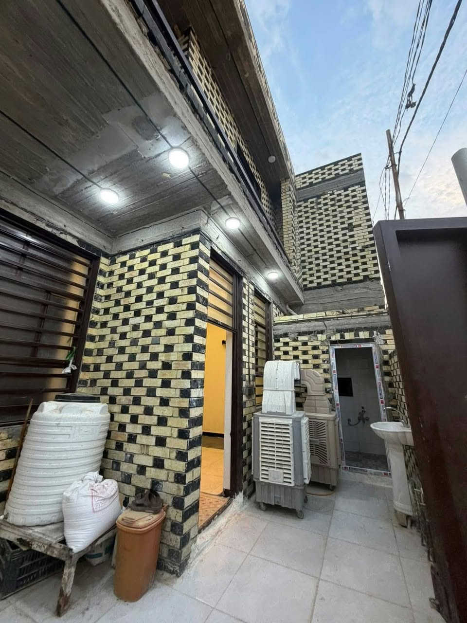 قرب جسر الشهداء • ١٥٠م • ٤ غرف