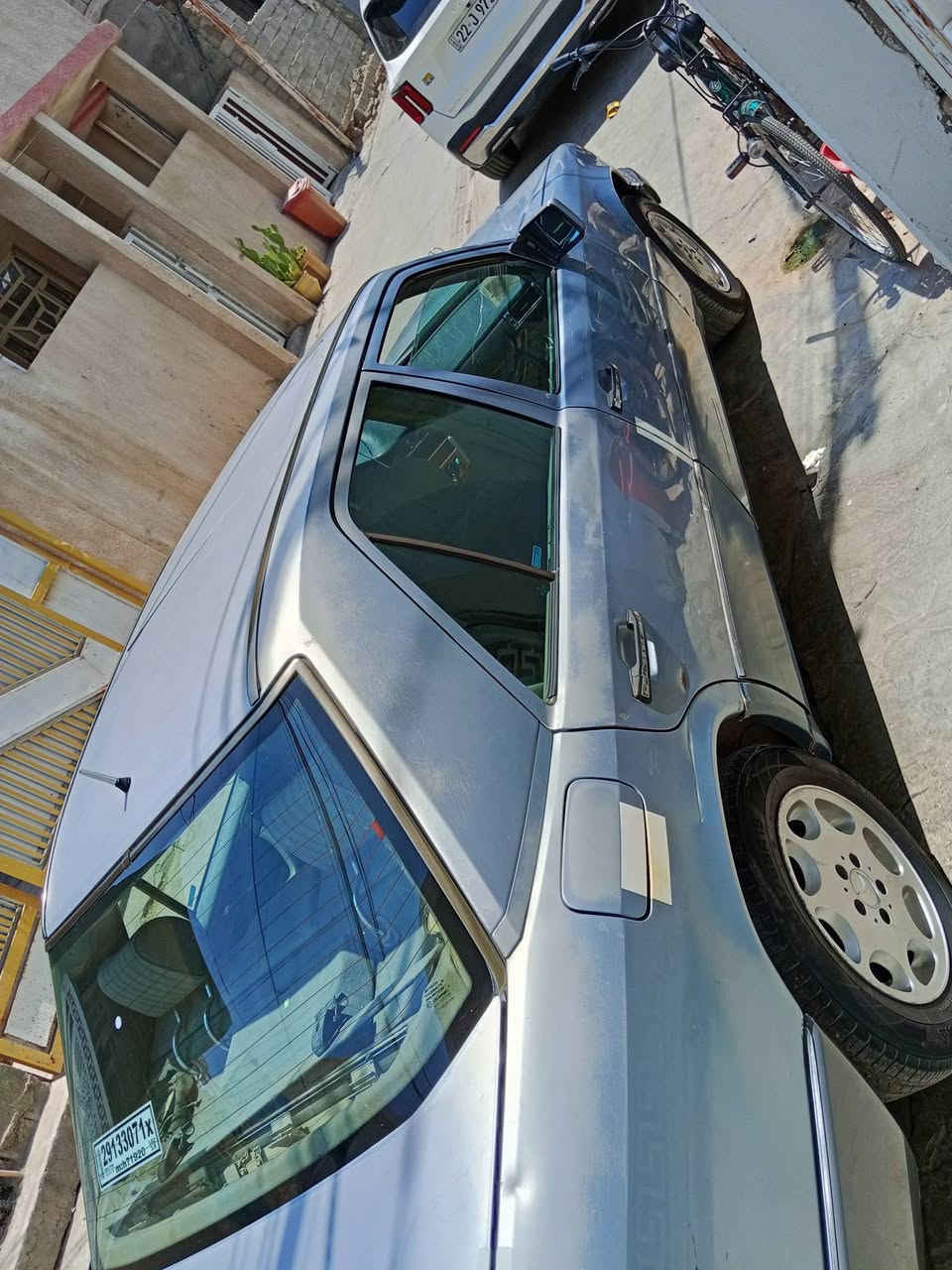 السلام عليكم 
مارسيدس دب موديل 92 
محرك بطه 3000 لاتنقص ولاتبخر 
رقم  ديالى بسمي
سعر 60 بيه مجال 
رقم الهاتف ***********
               ***********
