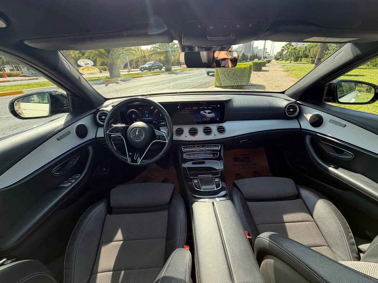 Mercedes E200 
Almani Zaman 
Be boyax 
120 hazar km royya 
Masafat full 
*********** أربيل, العراق
