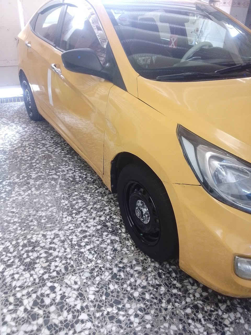 اكسنت • ٢٠١٤ • باب سائق مبدل