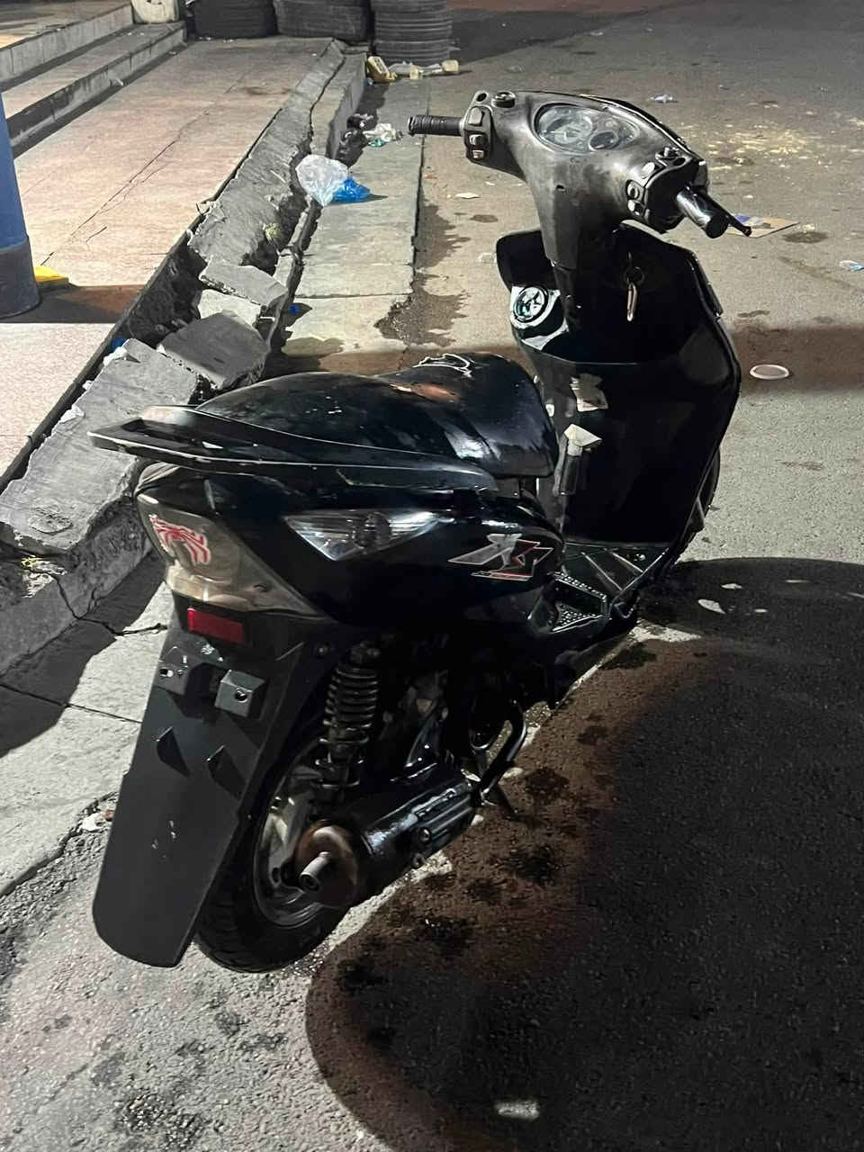 السلام عليكم ثعلب دراجة حلوه وكلشي شغال بيها كهربايات شغاله سلف وهندر مكينه ناعمه وحلوه لا دخان ولا صوت ولا نضوح سعرها٢٥٠ وبيها مجال مكاني بلشعب ثعالبة الاستفسار***********
