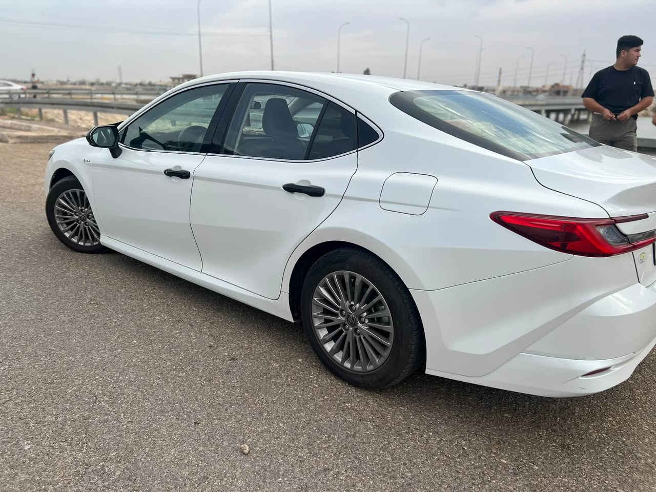 كامري موديل 24 شكل ال25
فول مواصفات 
تجميع الصين 
محرك 2000هايبرد 
رقم بغداد تحويل ثاني يوم 
الضرر فقط الباب جنب السايق وموضح بالصوره 
ماشيه 78الف  
السياره ماناقصها شي تشغل وتطلع 
يرهم مراوس هالندر او راف فور 

للاستفسار  فقط هاتف ***********
