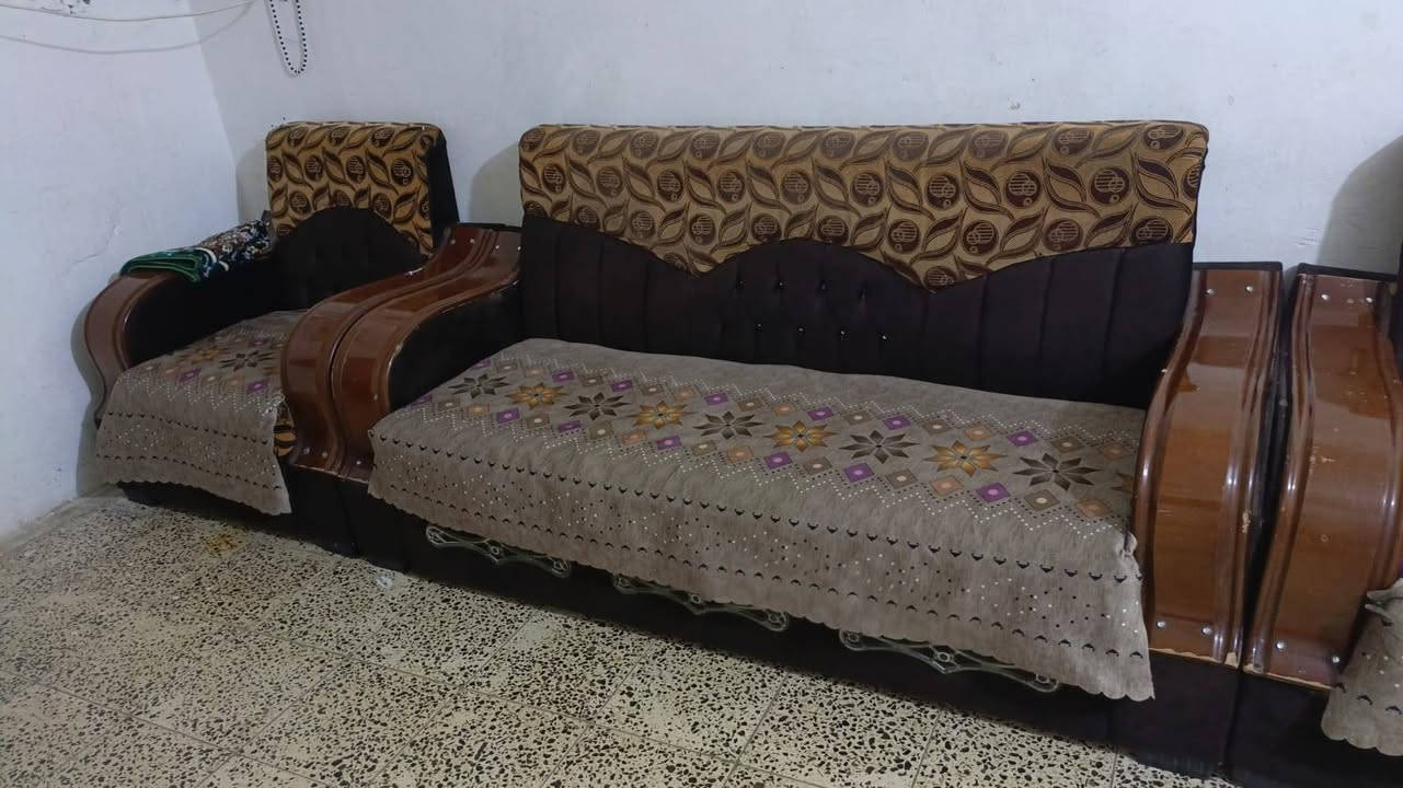 سلام عليكم تخم احطاطه كما موضح بالصوره ستوته نفرين مالته ممصورها بس دايسه سفنجتهه 
لاستفسار اتصل او راسل الواتس ***********
مكاني بعقوبة التحرير
