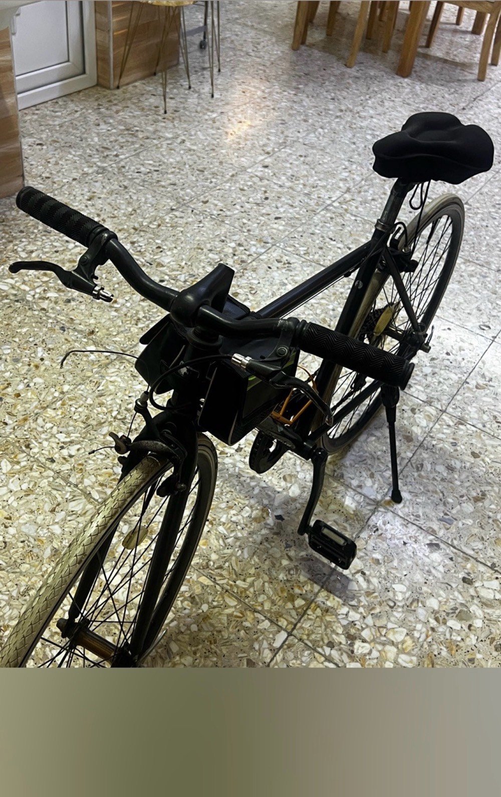 باسكل c700 للبيع يحتوي على بريك أمام خلفي يحتوي على استاند مطاره ويحتوي على جنطه تحط بيها شغلات ماتك باسكل حلو و مرتب و نظيف بس بي شغله وحده فقط تاير الامام والخلفي يحتاج الهم جوب فقط باسكل حلو ومرتب ونضيف بيه فرق بسيط جدا