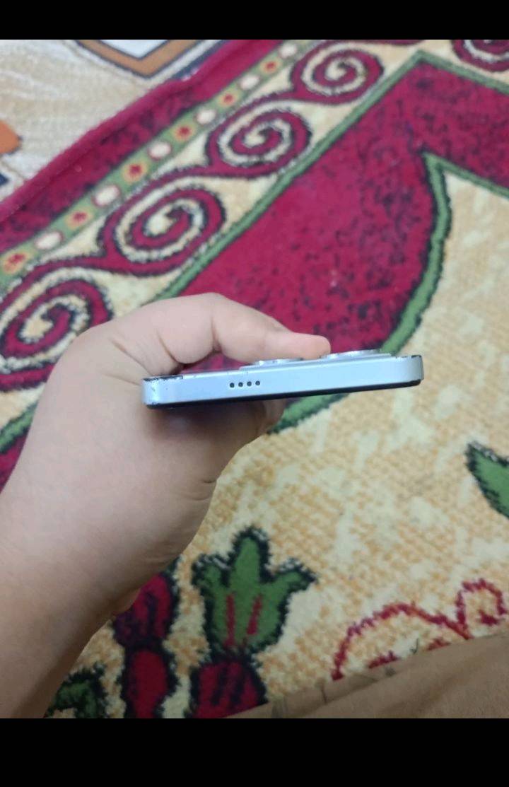 السلام عليكم هاذة الموبايل للبيع