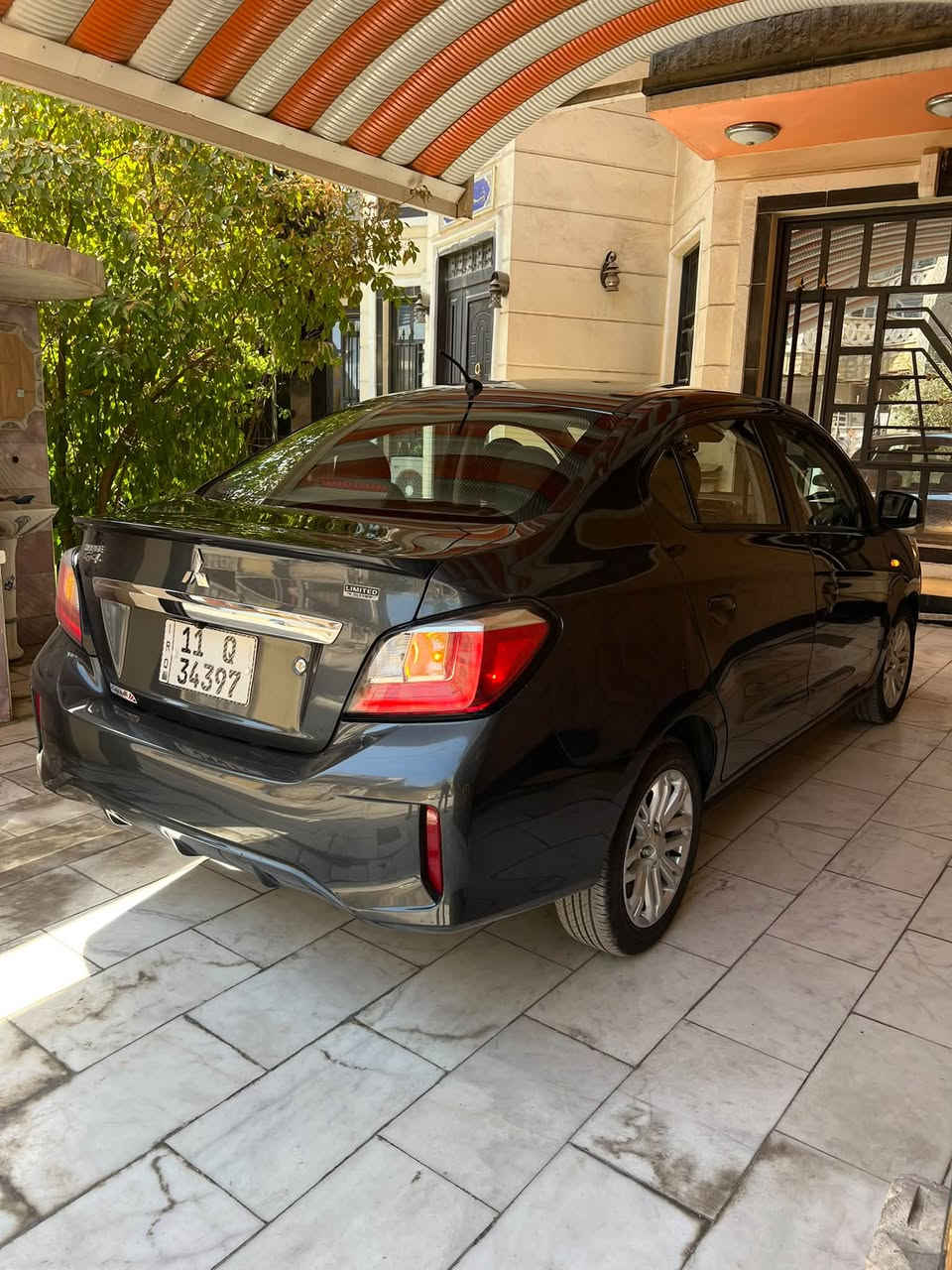 بيع او مراوس 
2024 MITSUBISHI MIRAGE, G4 LE 
بدون ايرباك بدون دواخل بنيد سطحي فقط
ماشيه 36 
رقم بغداد باسمي 
جديده ونضيفه وجاهزه من كلشي 
مكاني بغداد 
سعرهه 97 مجال بسيط بعد المعاينه
رقمي ***********
