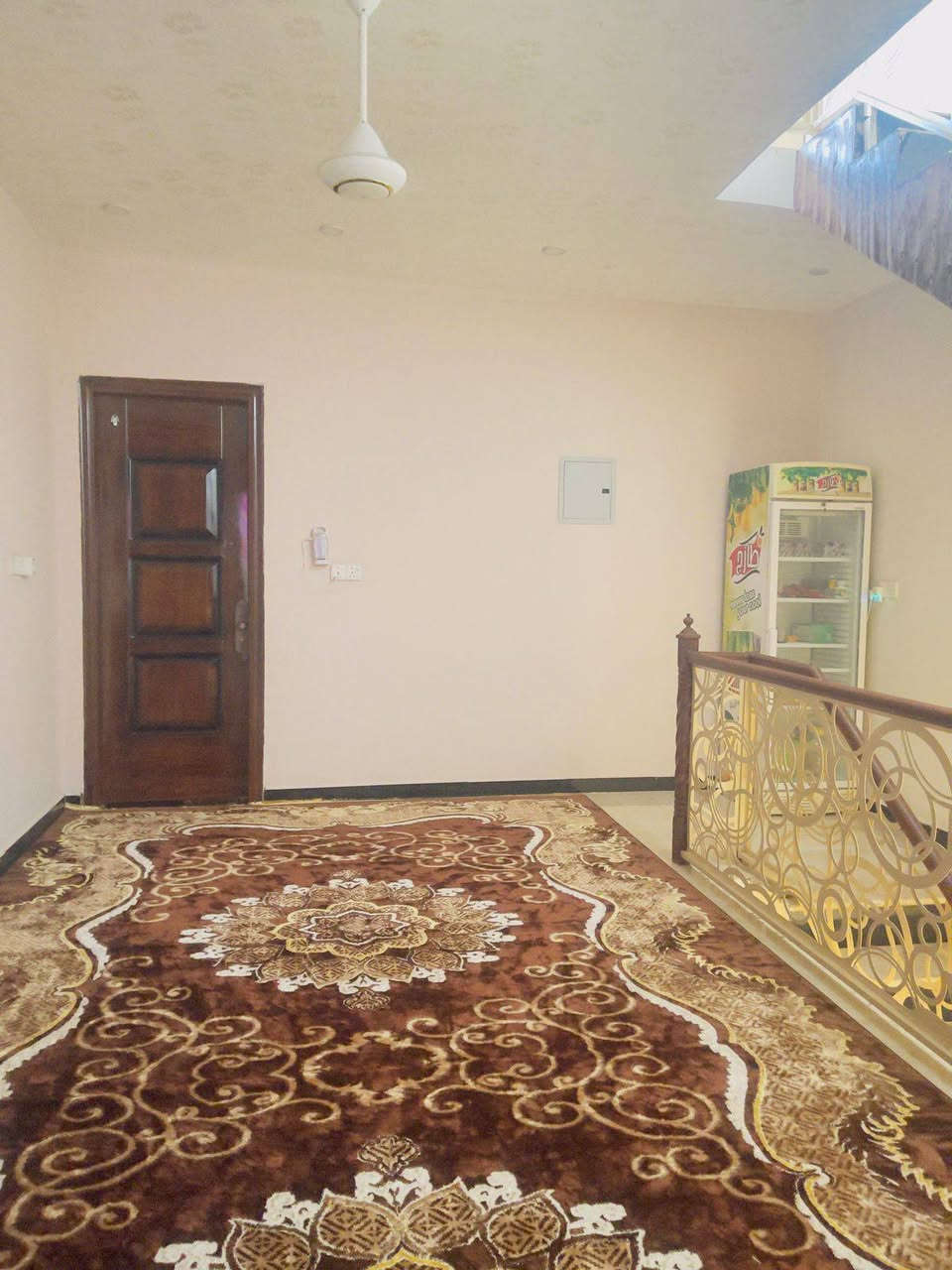 بيت للبيع في حي الجامعة طابو صرف 
100متر الابعاد 5*20

البناء الجوه استقبال وصالة ومطبخ  مجموعة صحية منور ٢ وصحيات خارجية 

الطابق الثاني غرفتين نوم وصالة ومجموعه صحية 

وفوك

بيتوته كبيرة يعني صاله

رقم العقار 1429

السعر 175 وبي مجال للاستفسار اكثر ***********
