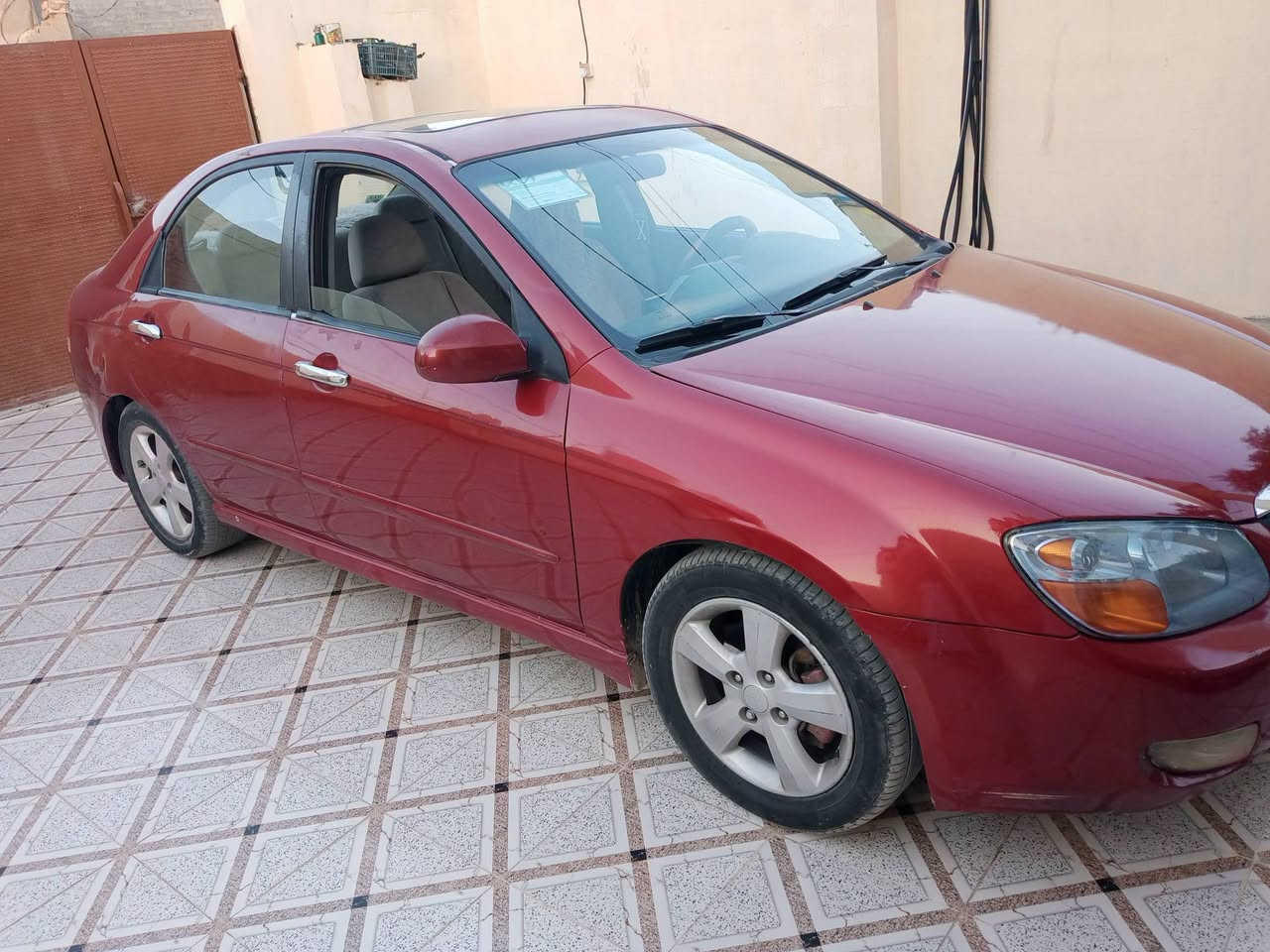 كيا اسبكترا موديل 2009 وارد اميركي رقم ديالى مكينة 2000 كير مكينة تبريد كلا خير من الله بيها صبغ الجامرلوغ الامامي والبنيد بدون دواخل سياره جاهزة السعر 75 وبيها مجال موبايل *********** مكان السيارة ديالى بعقوبة
