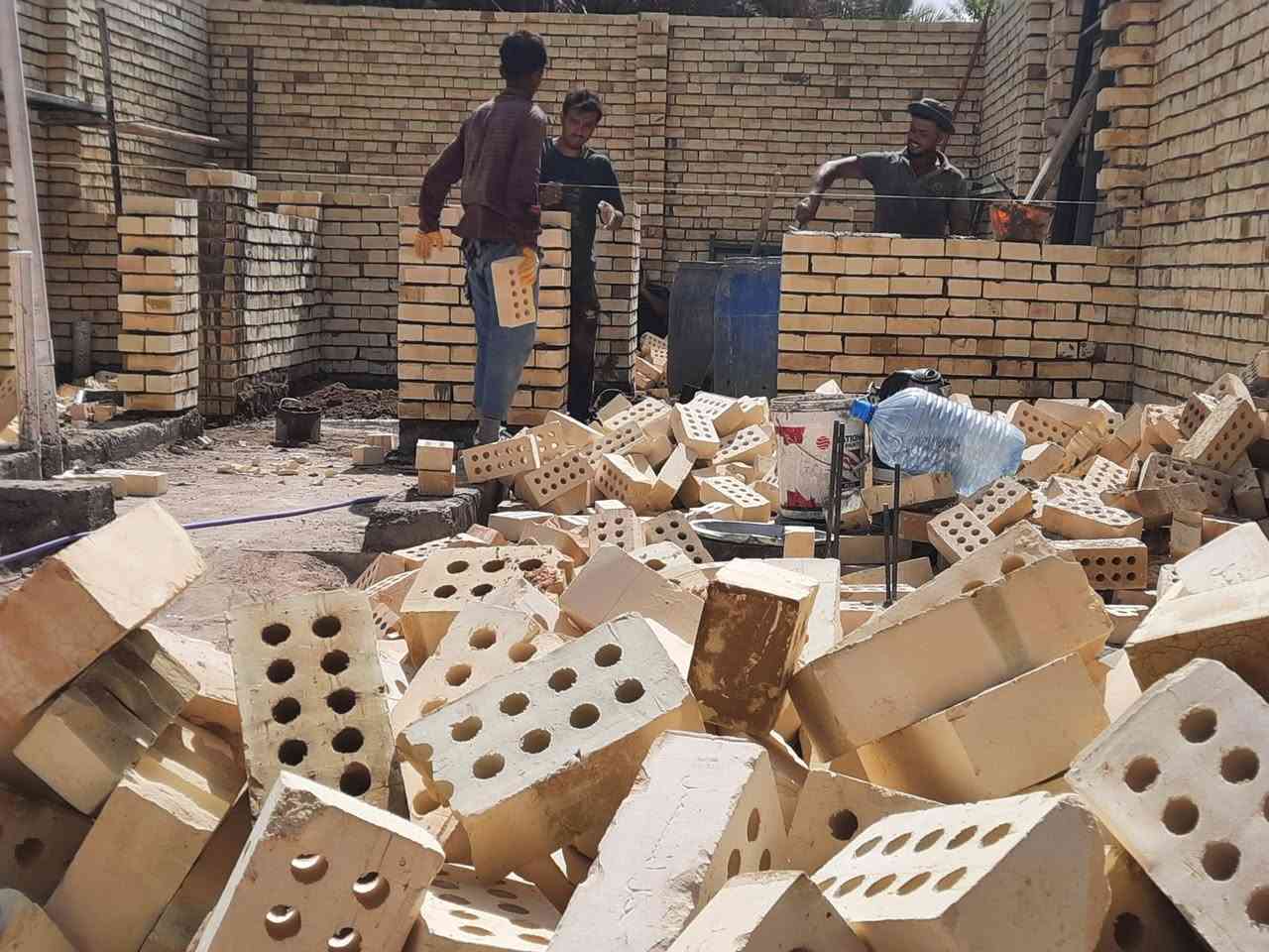 خلفه بناء احمد الجبوري شغل على دبل شغل نضافه الموقع تصال الواس اب او رقم الواس ***********
