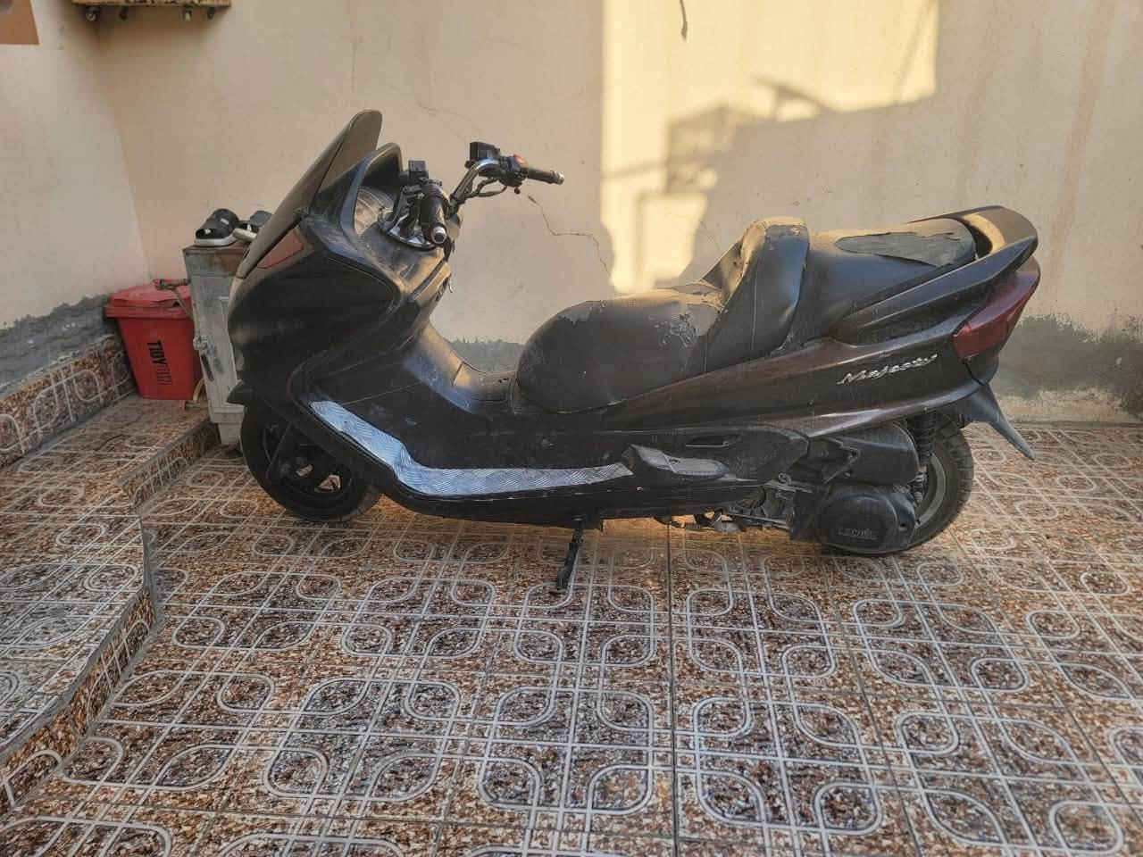 السلامً وعليكم دراجه ماجسته للبيع دراجه متروكه صارلهه ٢سنتين متروكه نقص الدراجه قفط باتري سعر الدراجه ٥٠٠ وبيهه مجال حك الجيه مكاني ديالئ بعقوبه رقم ‭***********‬

