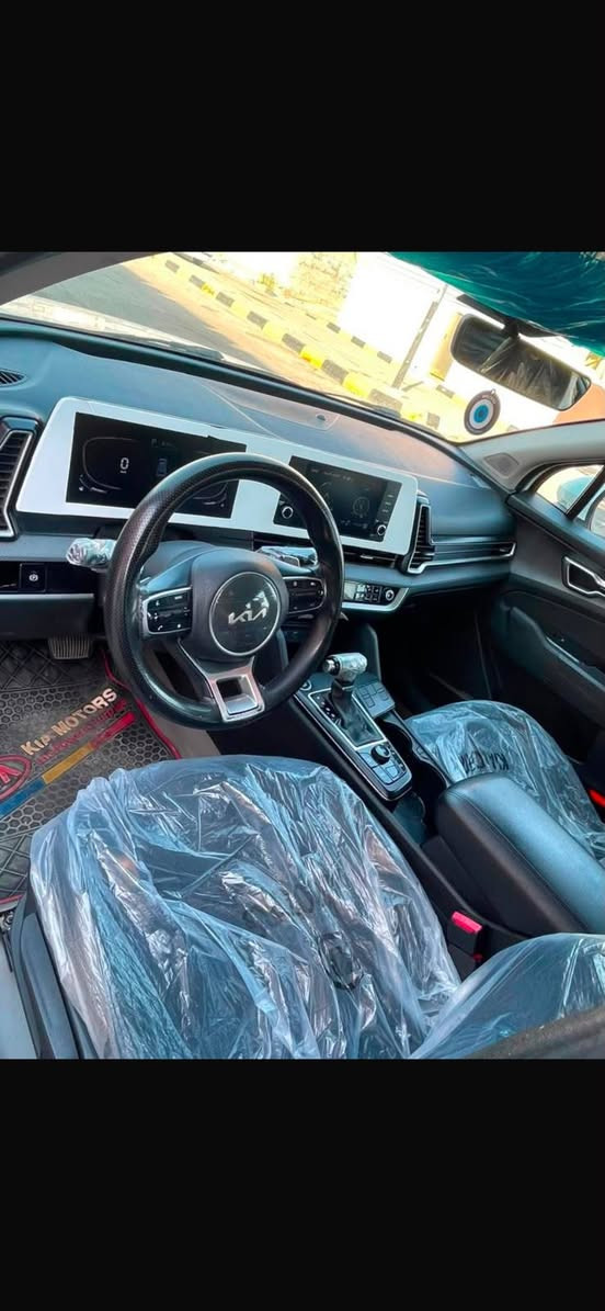 سبورتج 23 ماشيه 103 الف كيلو خليجي نص فول بصمه رادار 360 وباقي المواصفات المعروفه  بيها طخه بالباب مصلحه كامله 18700 وبيها مجال‏‪
‏‪***********‬‏
