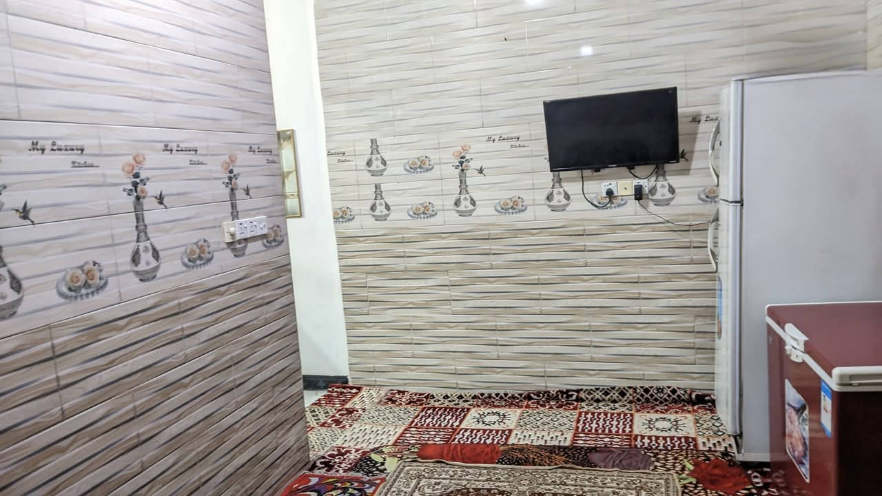 حي الجامعة • ١٠٠م • مشتمل