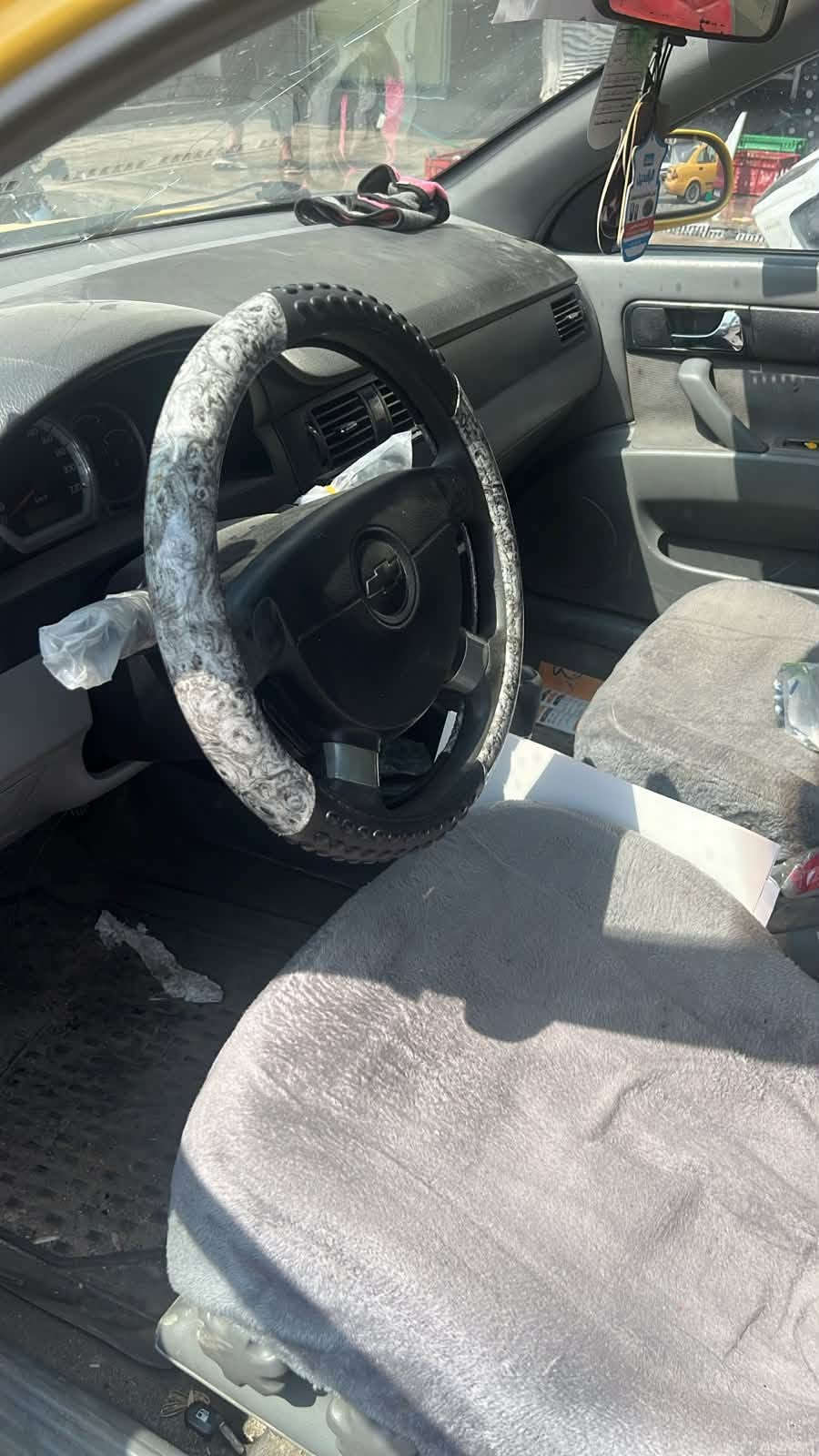 أوبترا ٢٠١٠ خليجي للبيع على حادثهه سابقاً مقفوله هزه جديده هيئه وغرامات مصفره تحويل ثاني يوم رقم بغداد دولي السياره شغاله وتمشي تبريد ثلج السعر ٣٧ وبيهه مجال مكان السياره بغداد الكاظمية هـ***********
