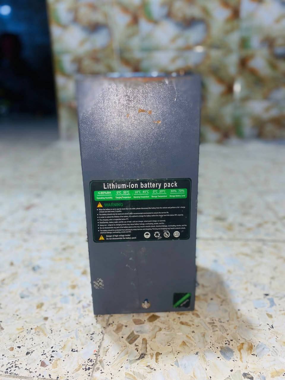 ليثيوم ايون 40امبير جديده اشتريته ويه الدراجه اسخدام 7اشهر وصل الشراء موجود مشتني 74كيلو استخدم فعلي وبقه بيه شحن للبيع مكاني بغداد ***********
سعر واتساب مامتواجد علئ الفيس

نص مكتوب في الصور:
- ON Bal. ON Dsg ON Chg 6M15D2H22M5S 100% 84.15V 0.00A The battery is functioning properly. 0.413- Bal.-Curr.(A) 0.712 Volt.-Diff(V) ٣,٣٤١ Low Cell (V) ٤,٠٥٣ High Cell (V) NCM/NCA Cell Type 33.7 (C)High Temp. 40.0 (Ah)Rem. Cap. 40.0 (Ah)Capacity 0.0Power (W): 0.00Current (A): IdleStatus: Settings Home Status